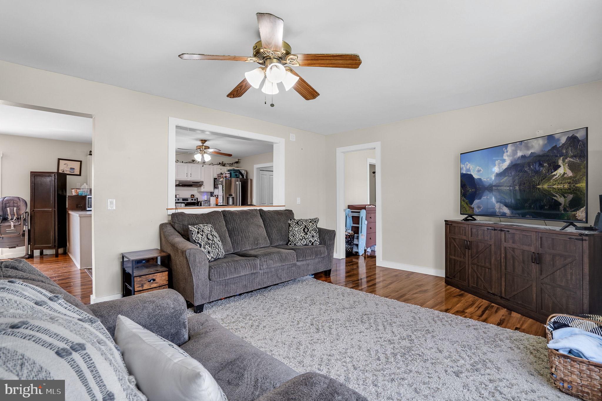 CAPTAIN'S COVE - Residential