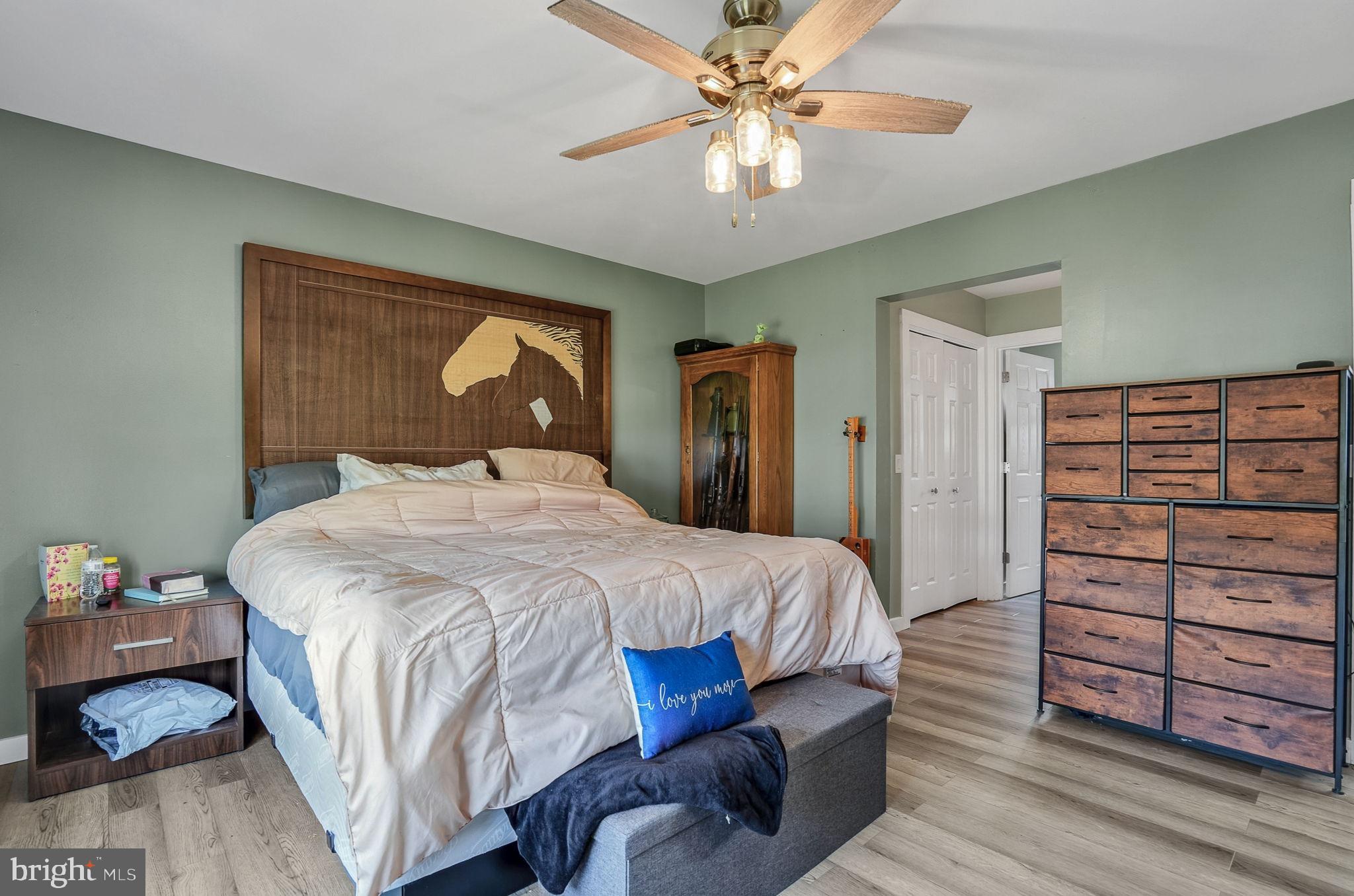 CAPTAIN'S COVE - Residential