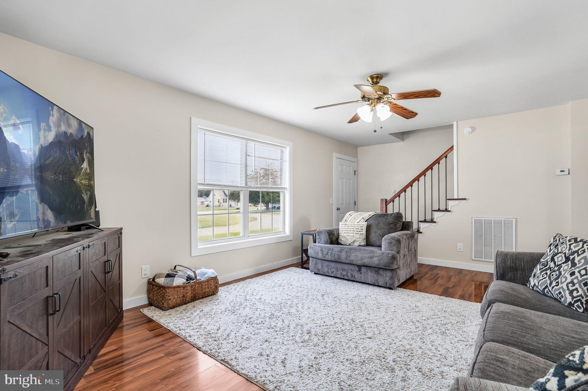 CAPTAIN'S COVE - Residential