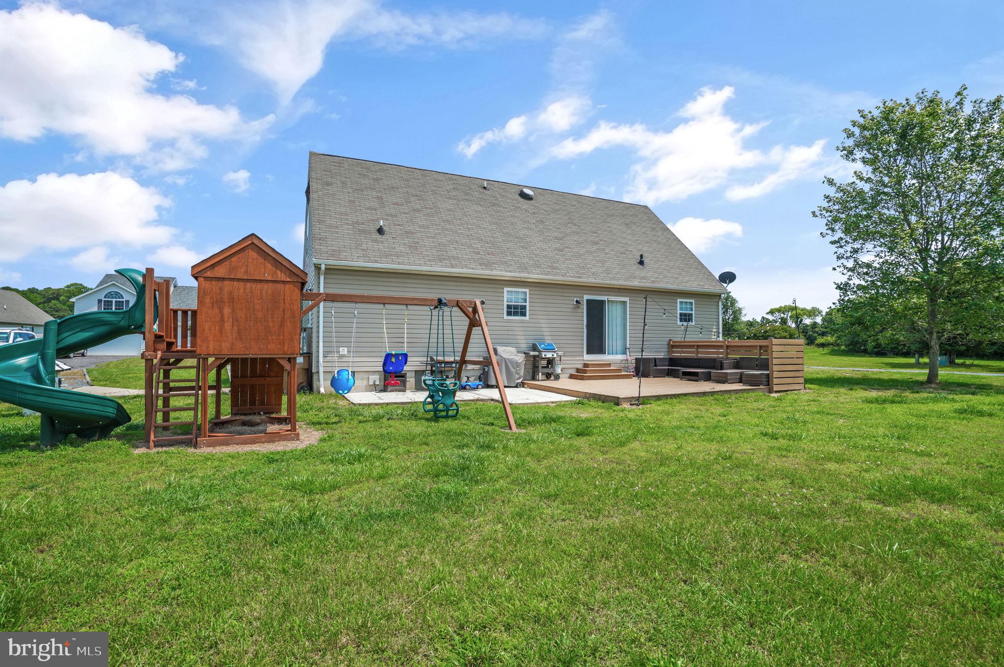 CAPTAIN'S COVE - Residential