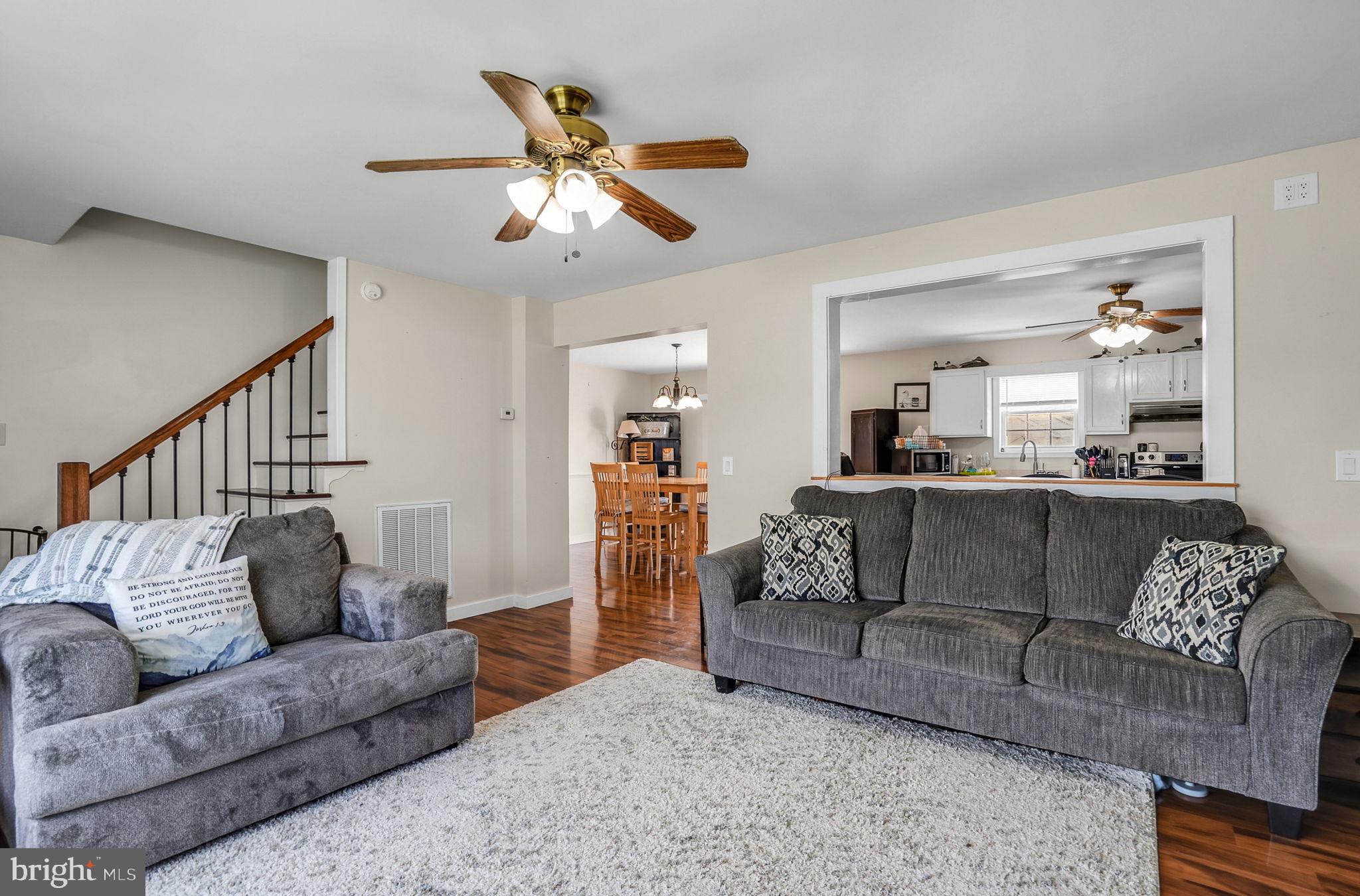 CAPTAIN'S COVE - Residential