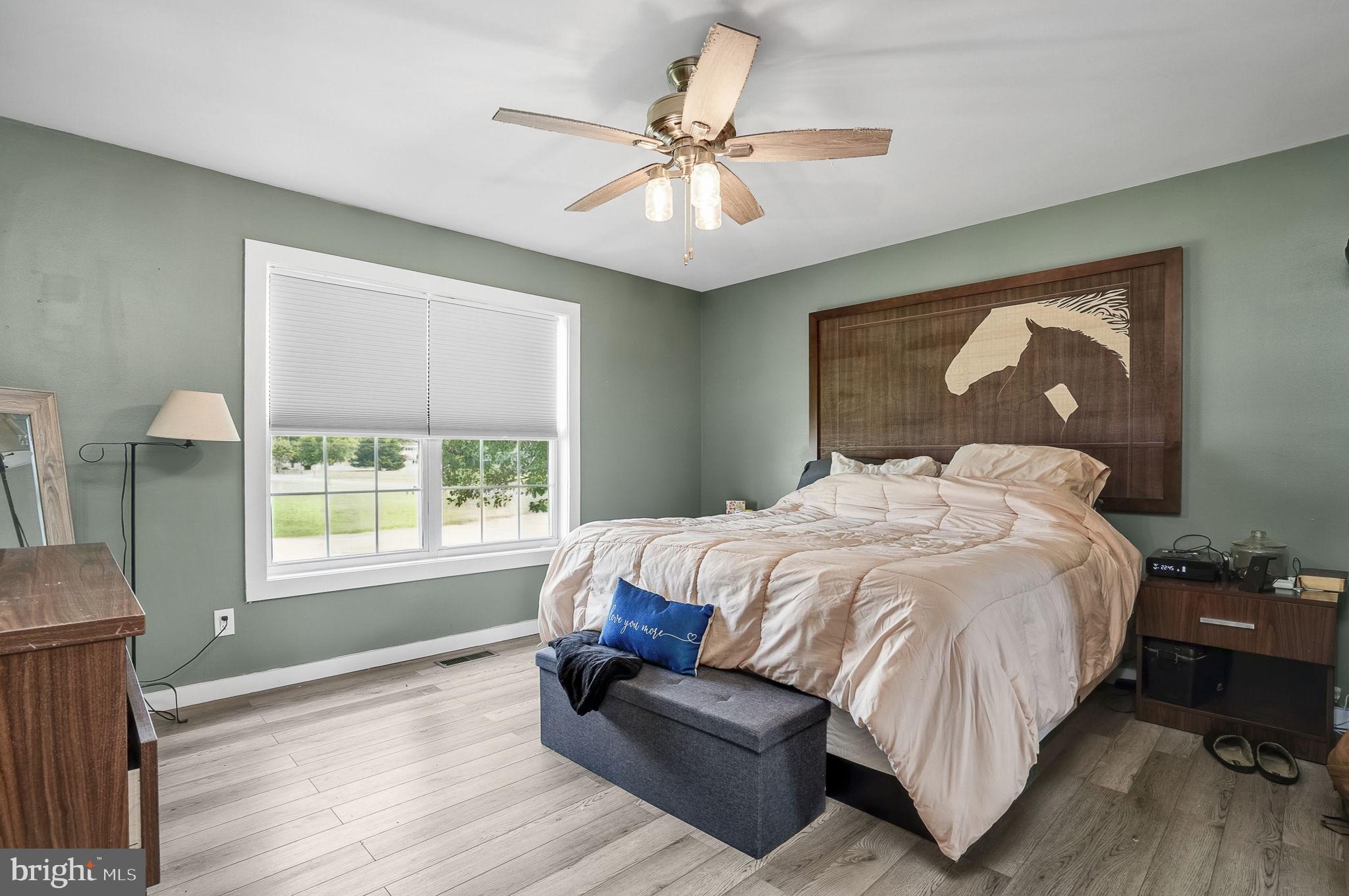 CAPTAIN'S COVE - Residential