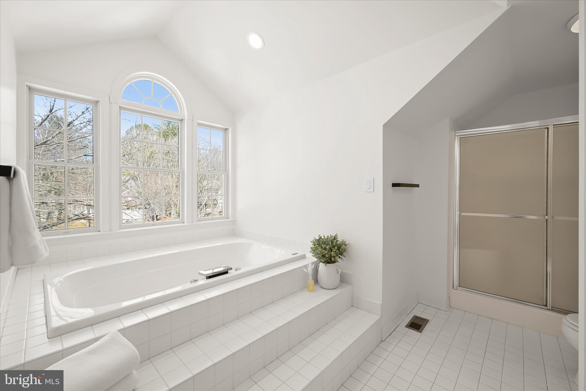 RIVER HILL - Residential