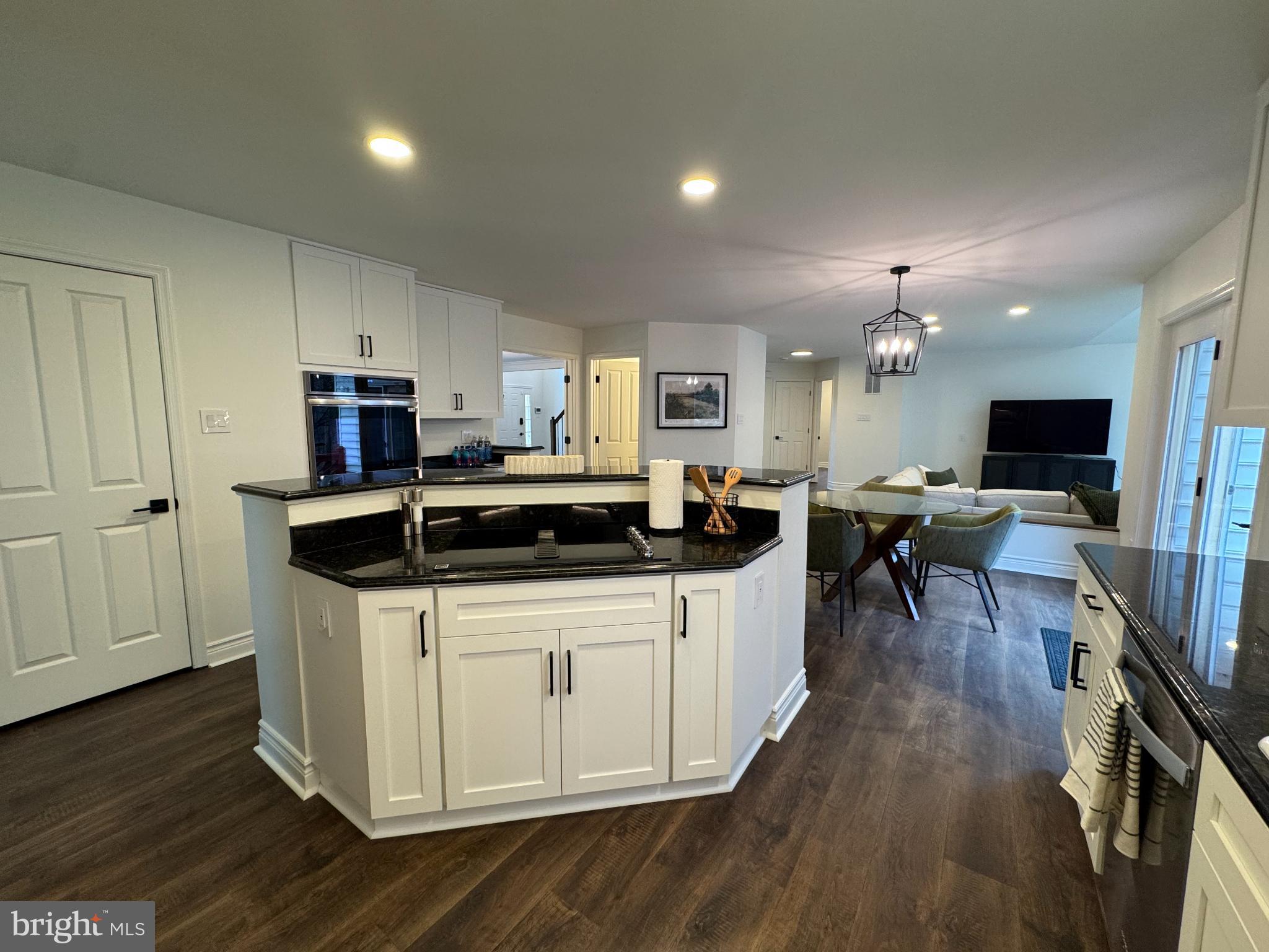 RIVER HILL - Residential