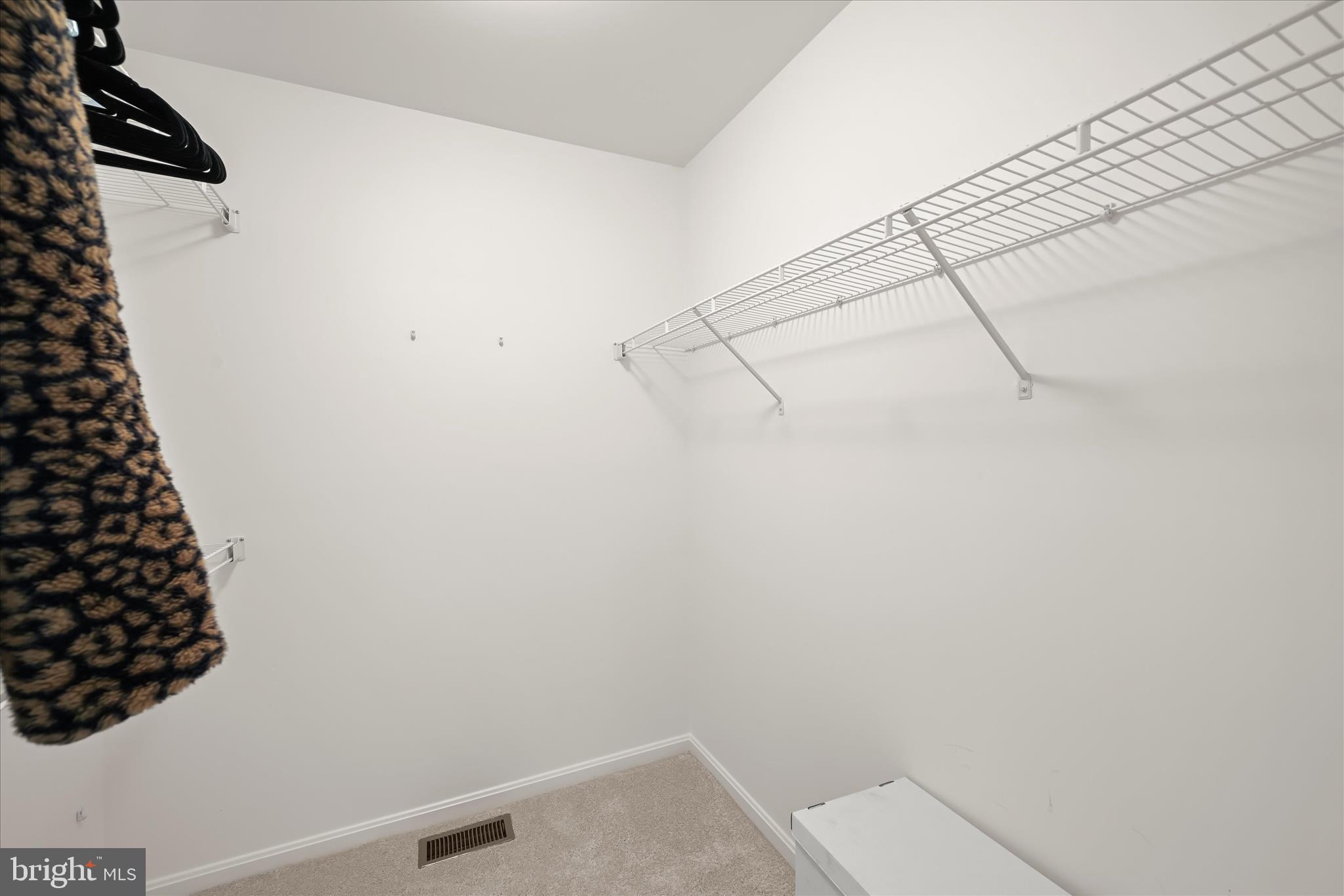 RIVER HILL - Residential