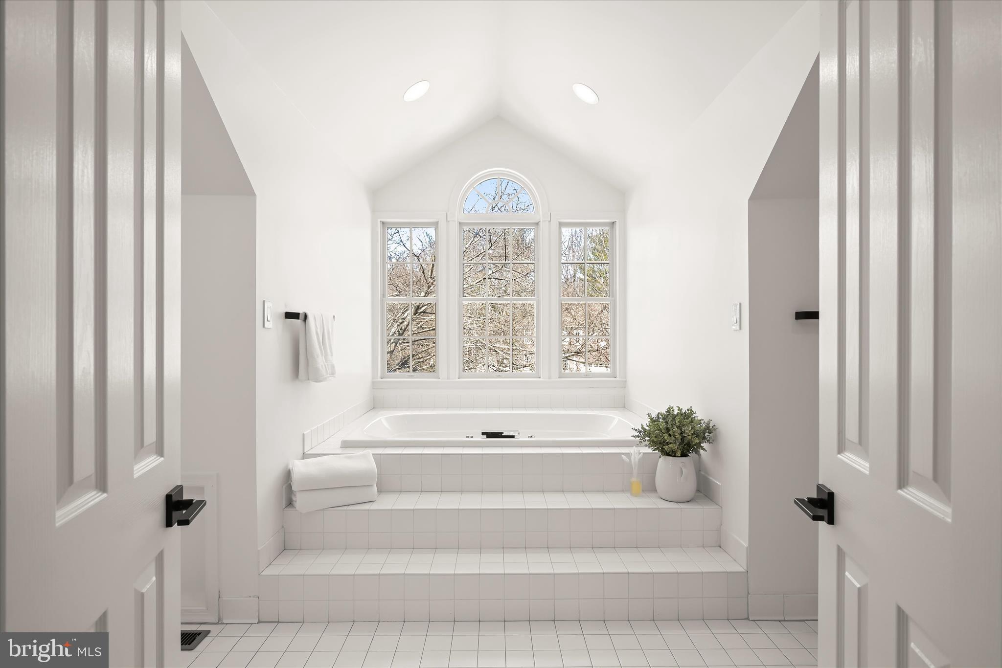 RIVER HILL - Residential