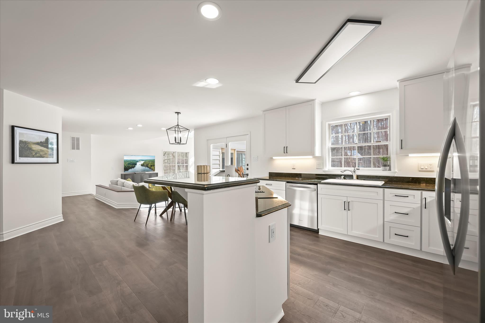 RIVER HILL - Residential