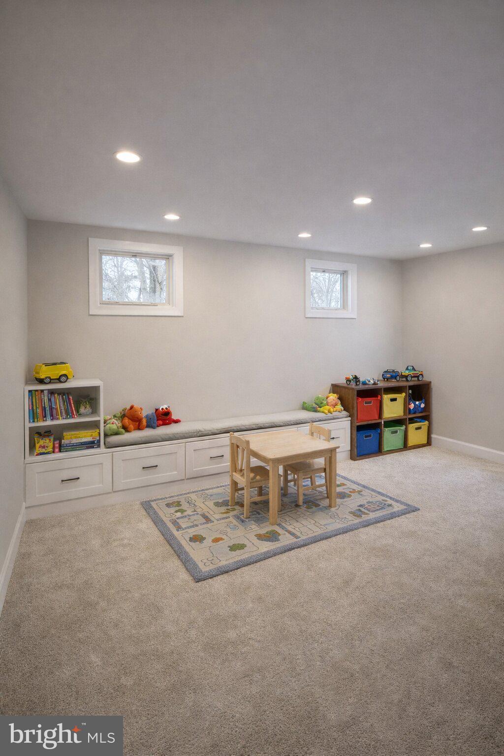 RIVER HILL - Residential