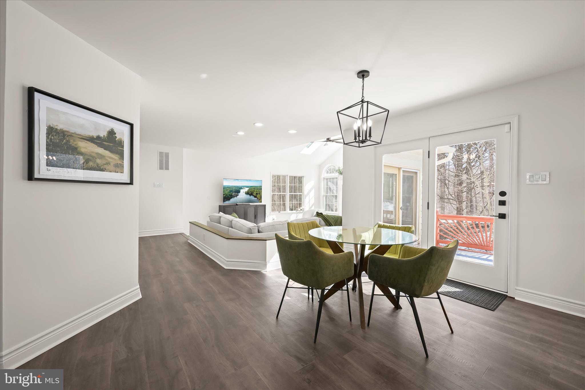 RIVER HILL - Residential