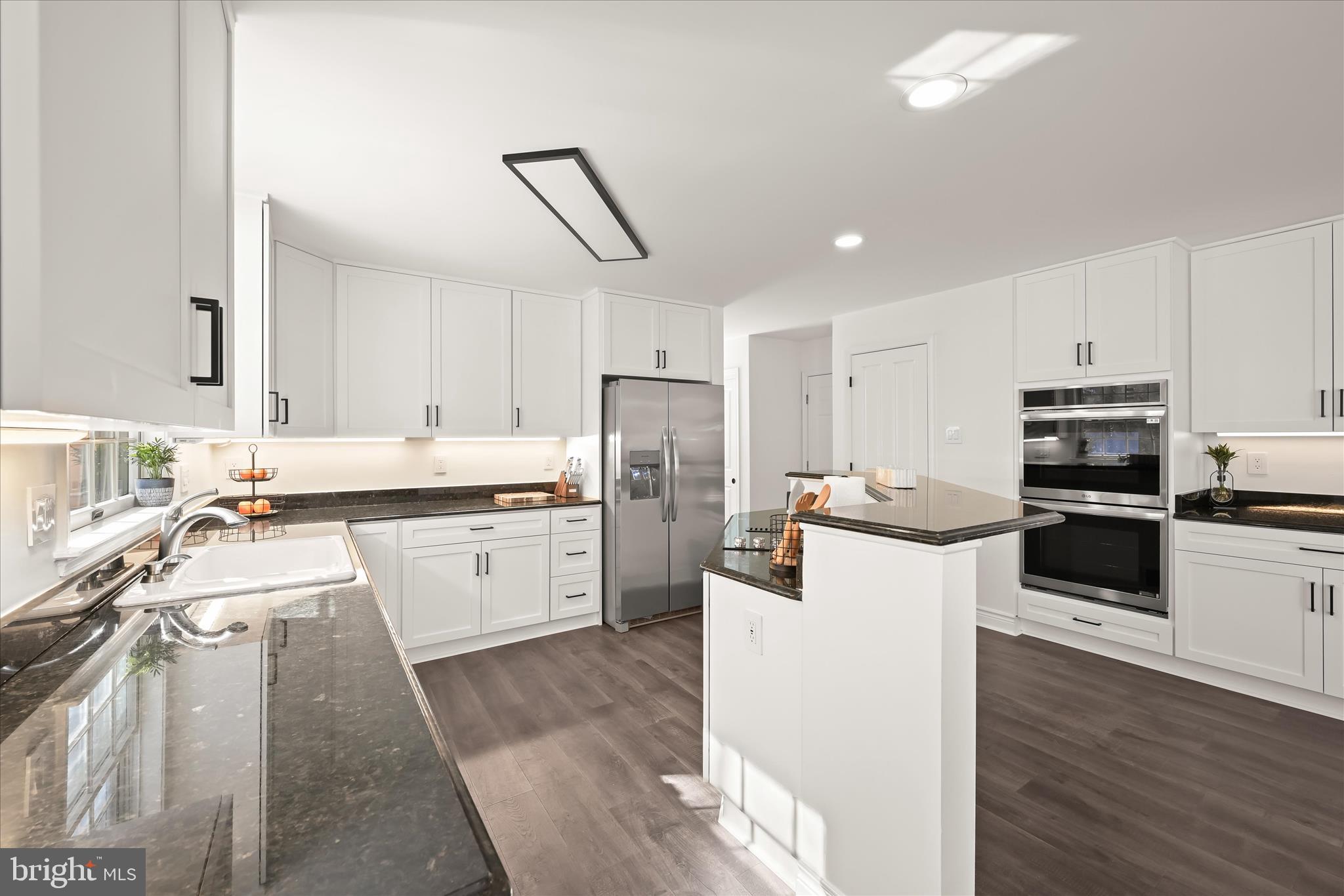 RIVER HILL - Residential