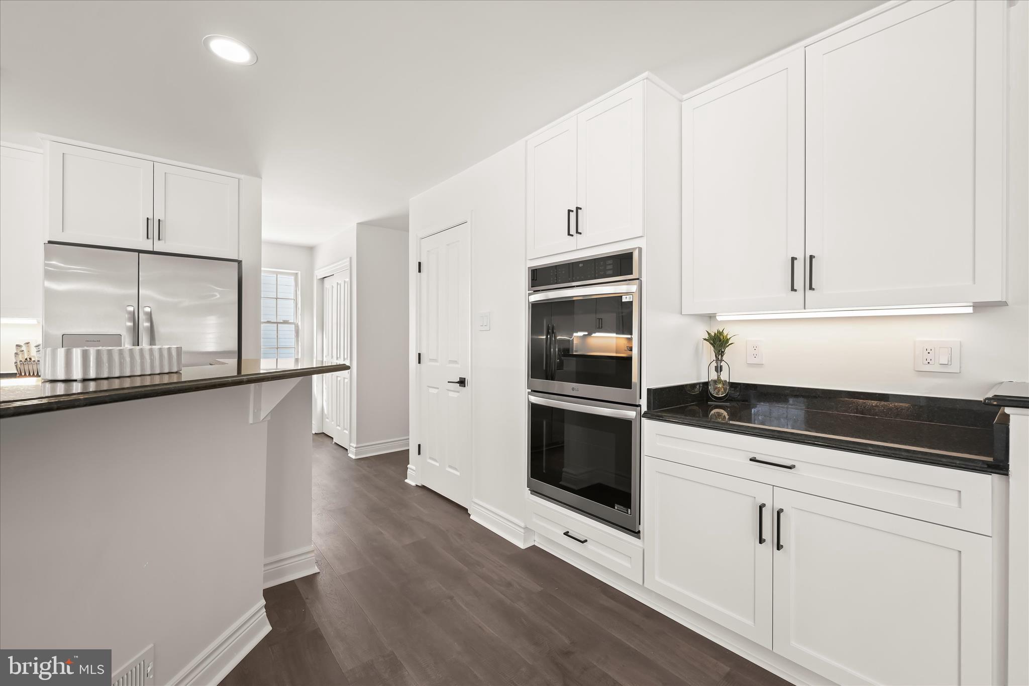 RIVER HILL - Residential