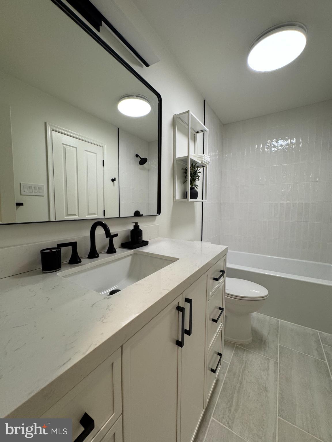 RIVER HILL - Residential