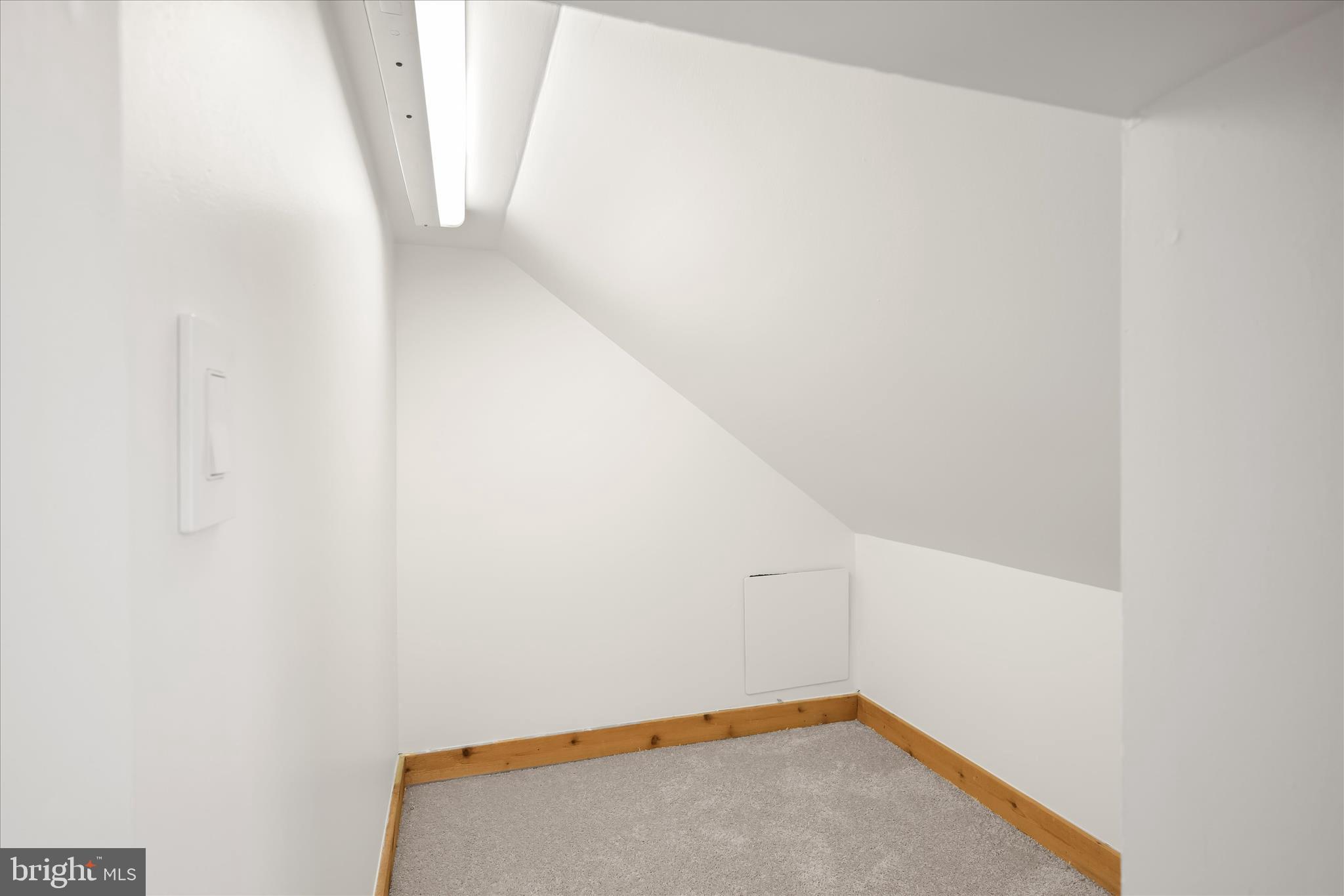 RIVER HILL - Residential