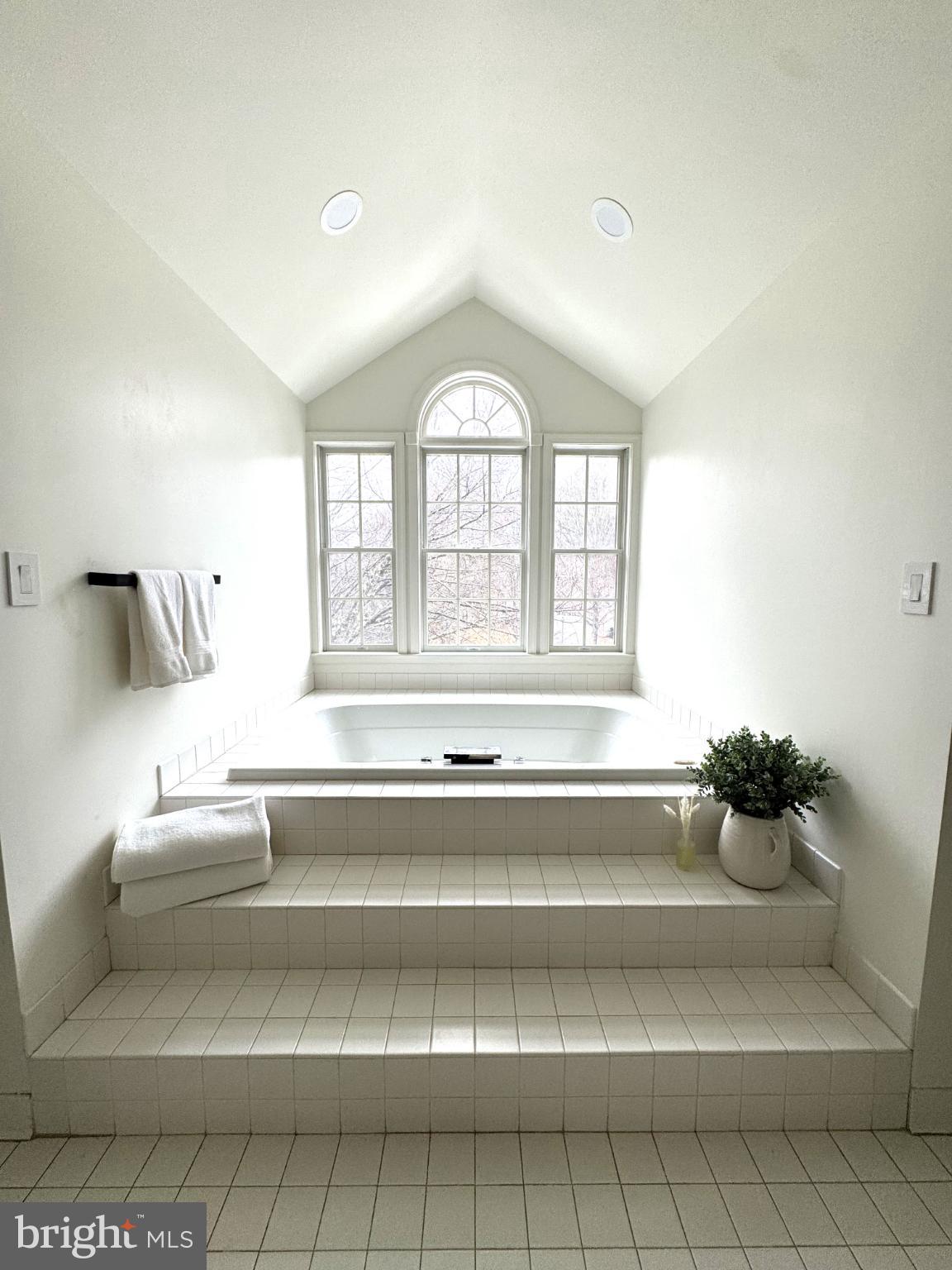 RIVER HILL - Residential