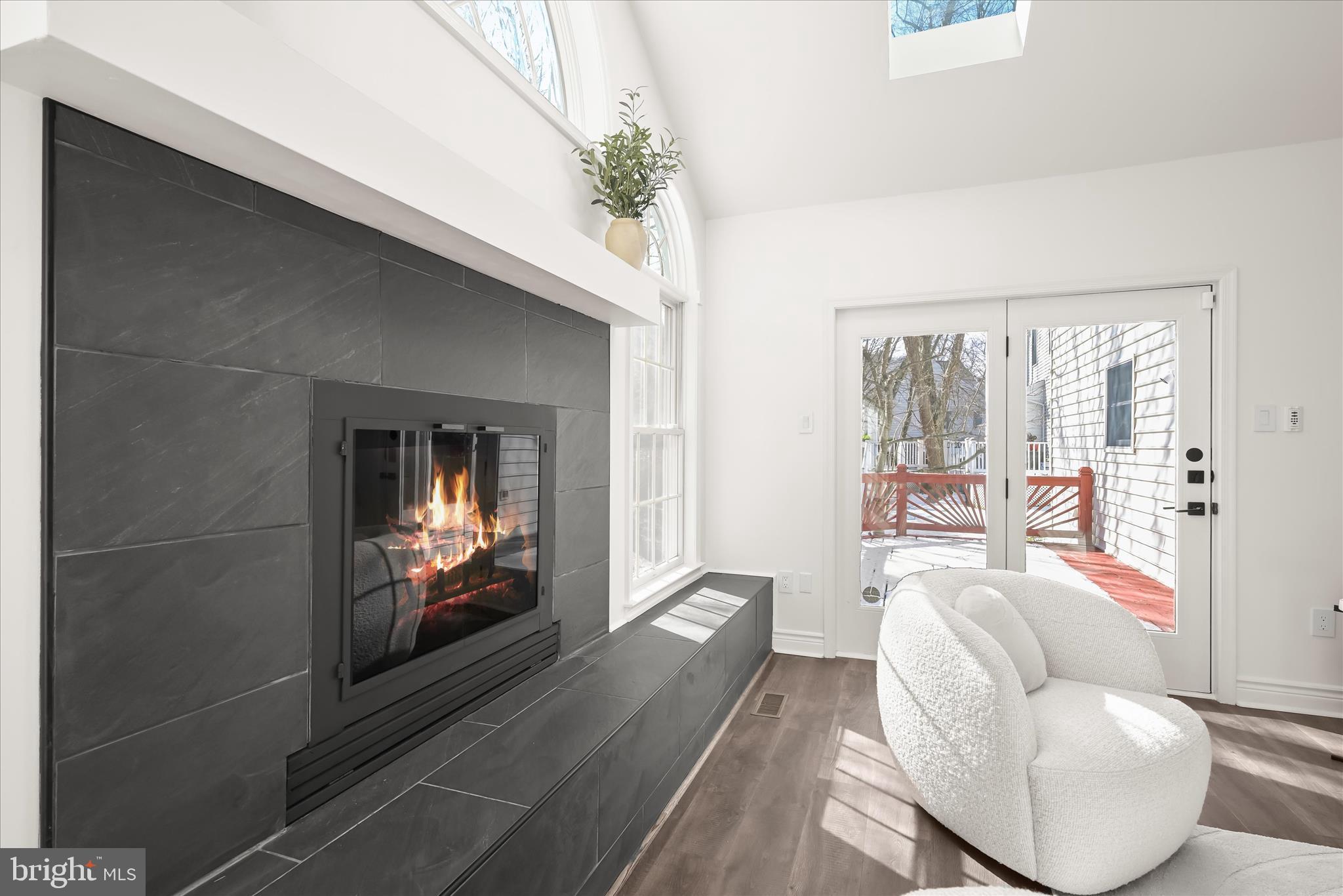 RIVER HILL - Residential