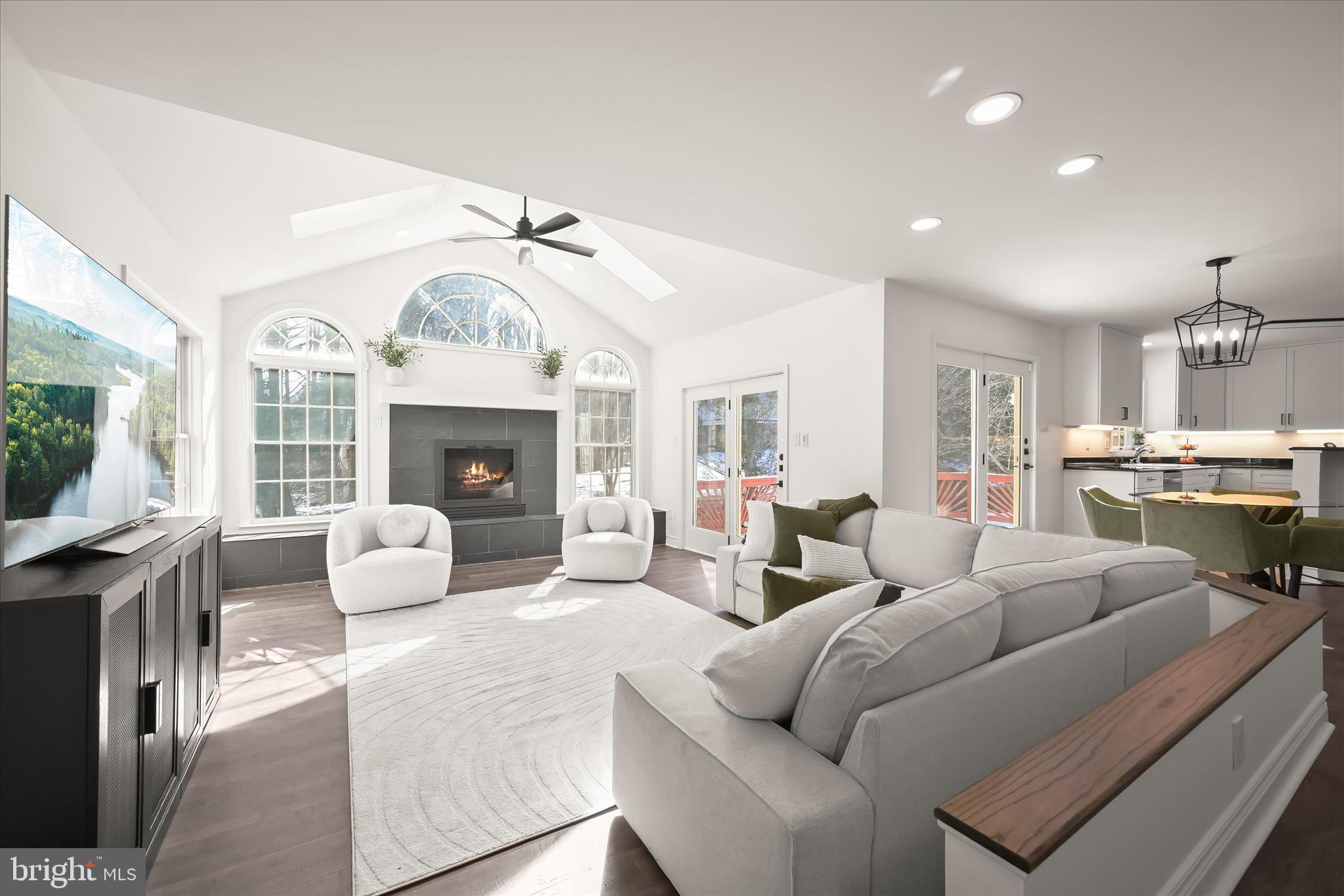 RIVER HILL - Residential