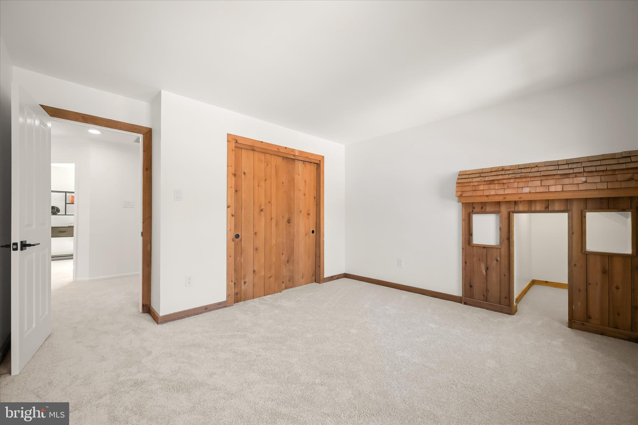 RIVER HILL - Residential