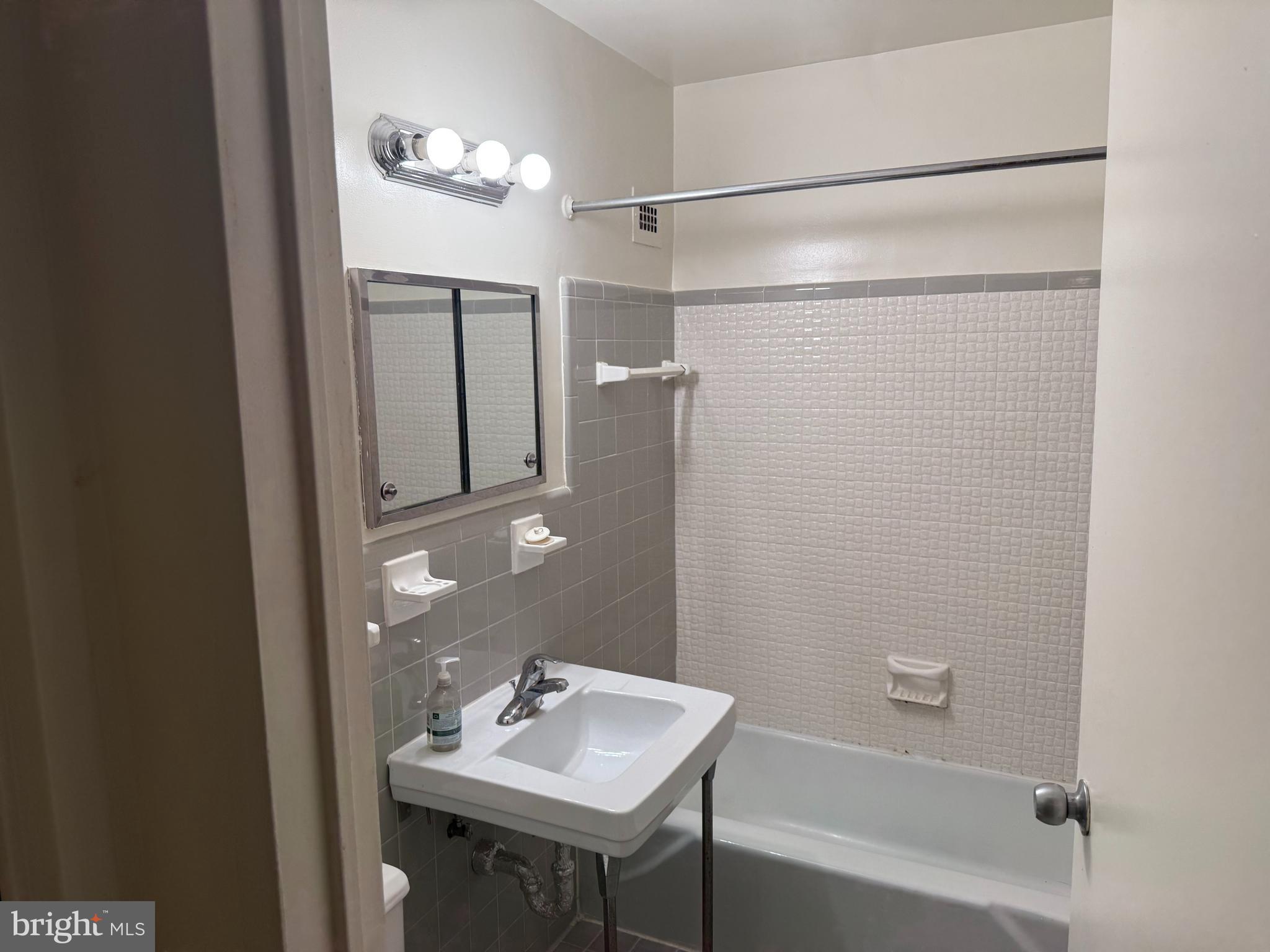 GROSVENOR PARK - Residential Lease