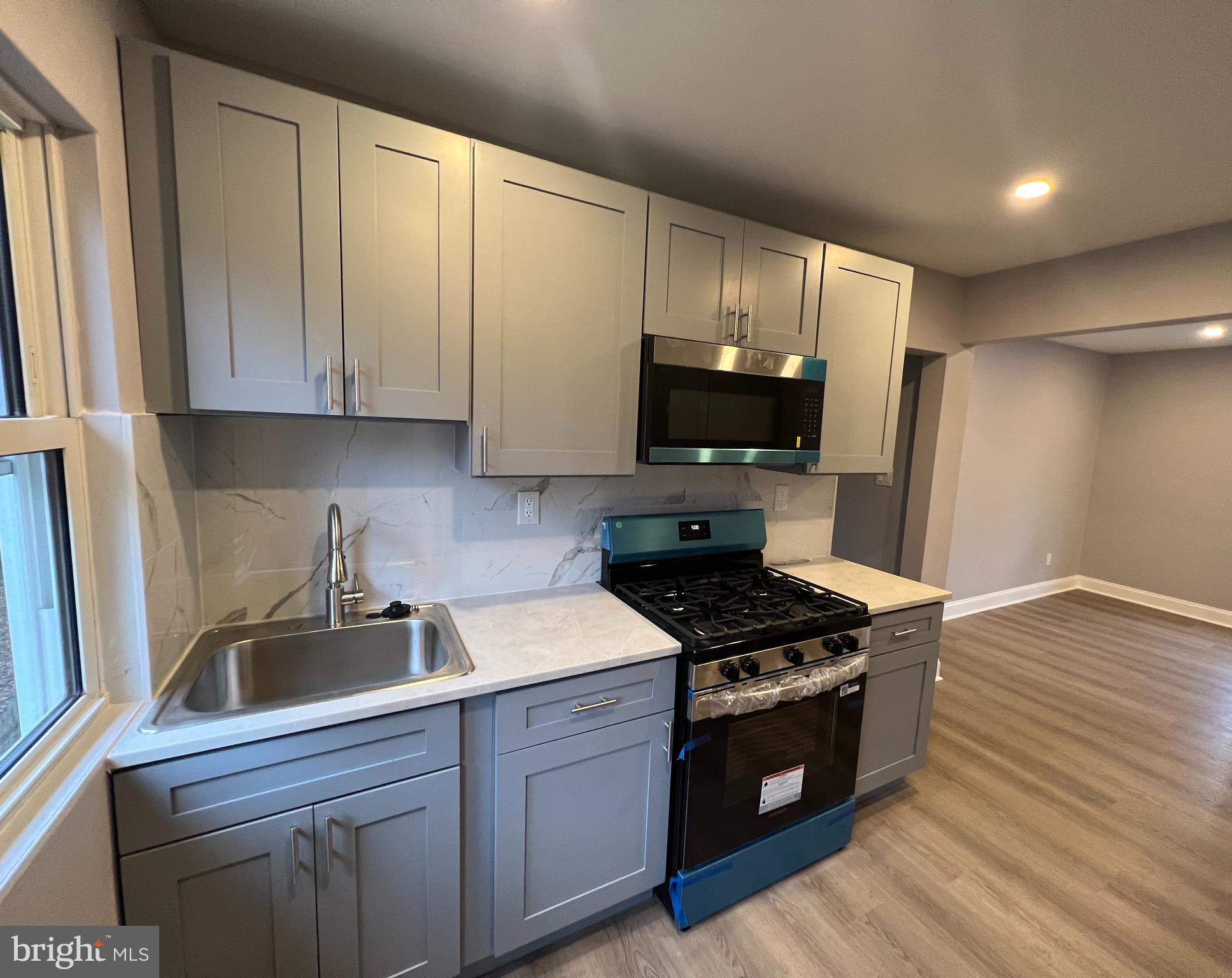 1301 NEWTON AVENUE B