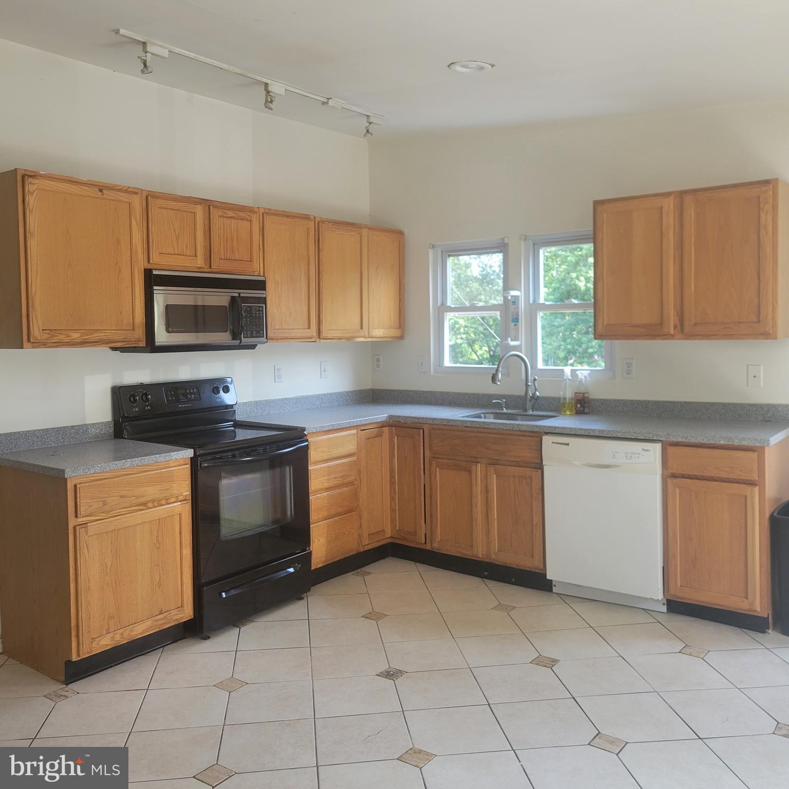 SYLVAN SHORES - Residential