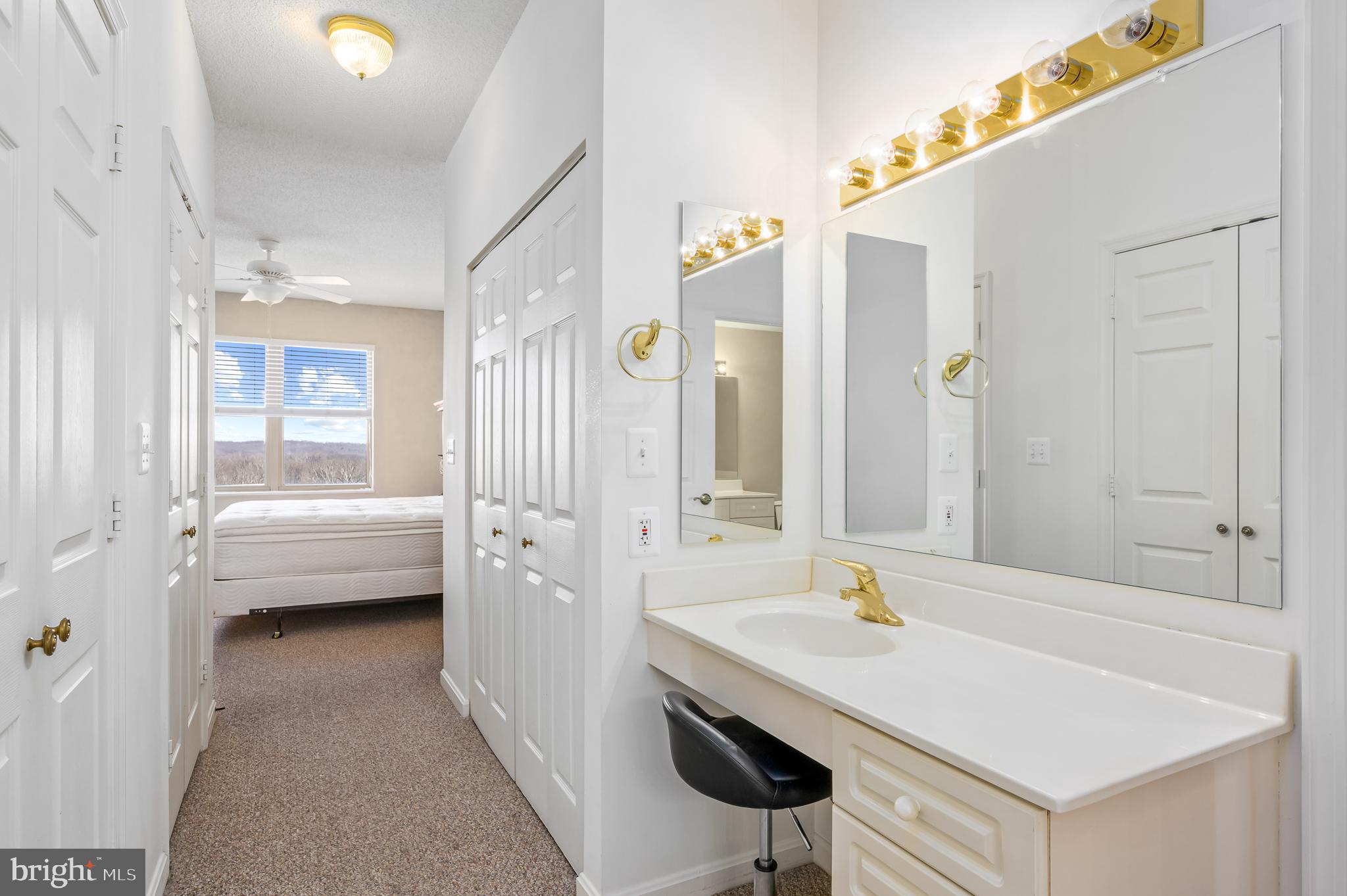 LANSDOWNE WOODS - Residential Lease