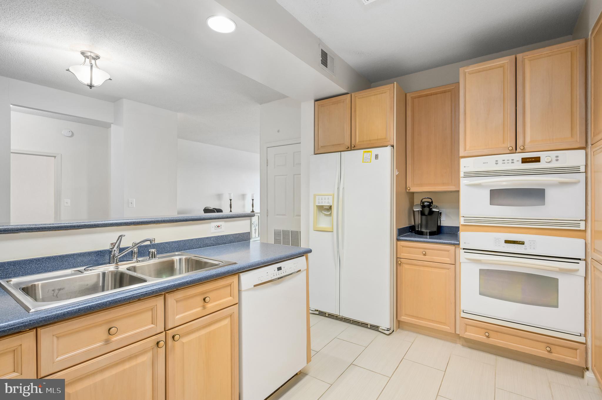 LANSDOWNE WOODS - Residential Lease