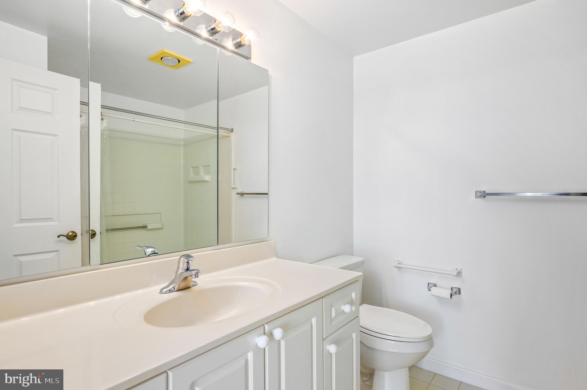 LANSDOWNE WOODS - Residential Lease