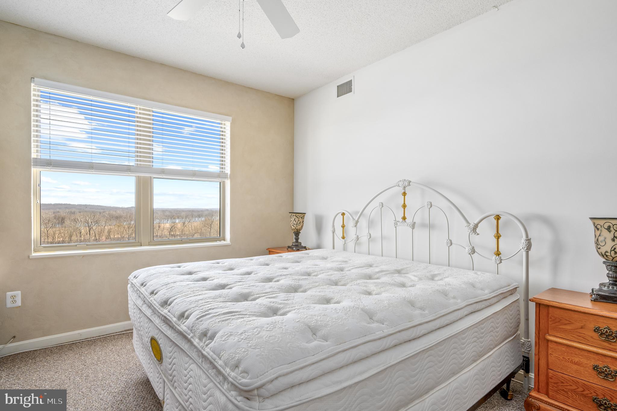 LANSDOWNE WOODS - Residential Lease