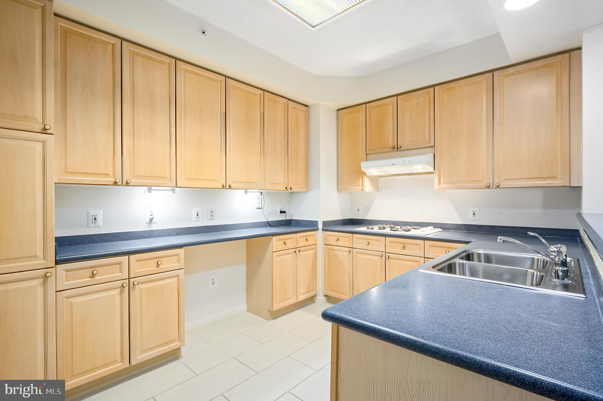 LANSDOWNE WOODS - Residential Lease