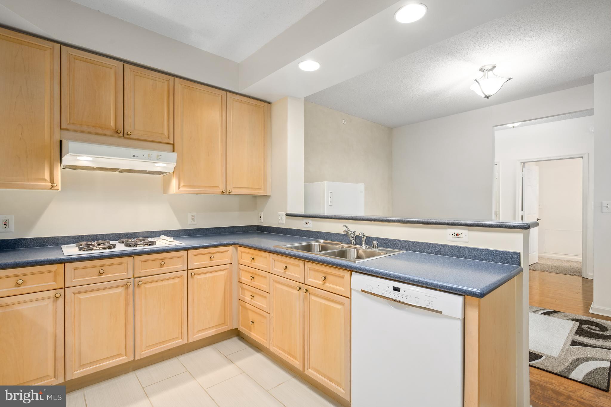 LANSDOWNE WOODS - Residential Lease