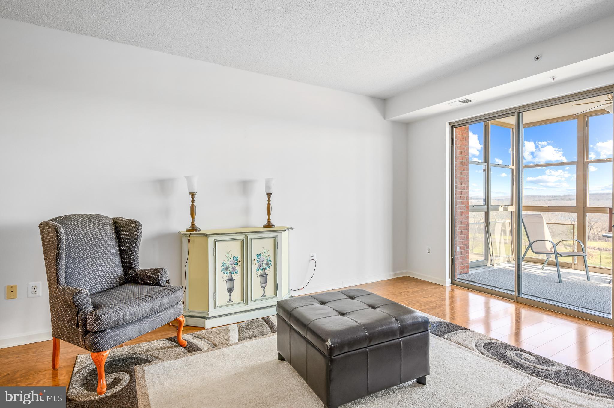 LANSDOWNE WOODS - Residential Lease