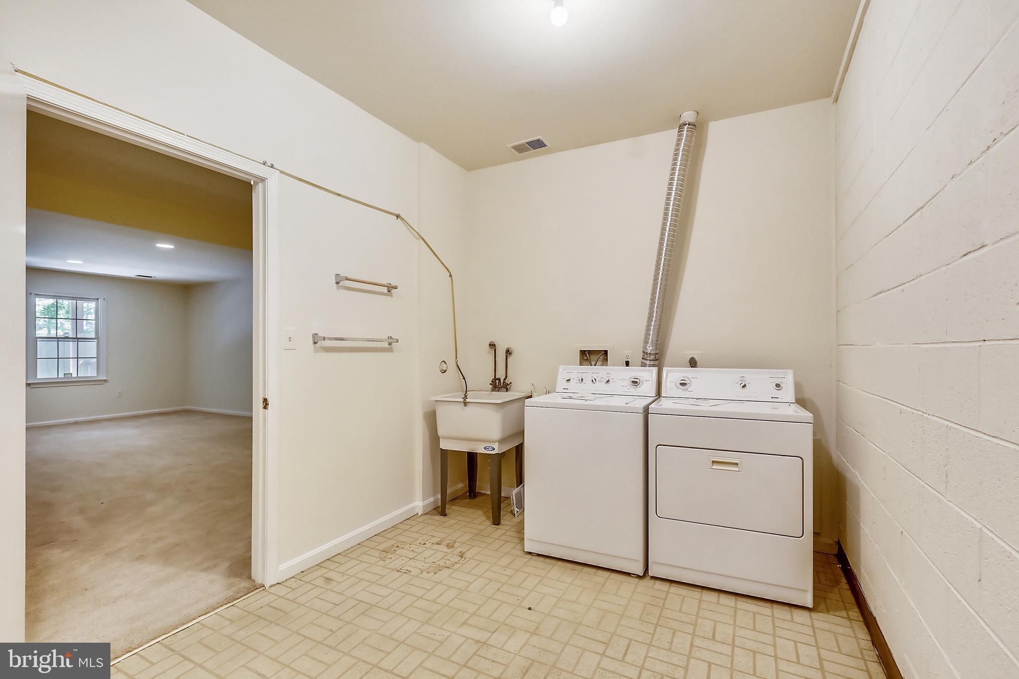 INVERNESS KNOLLS - Residential