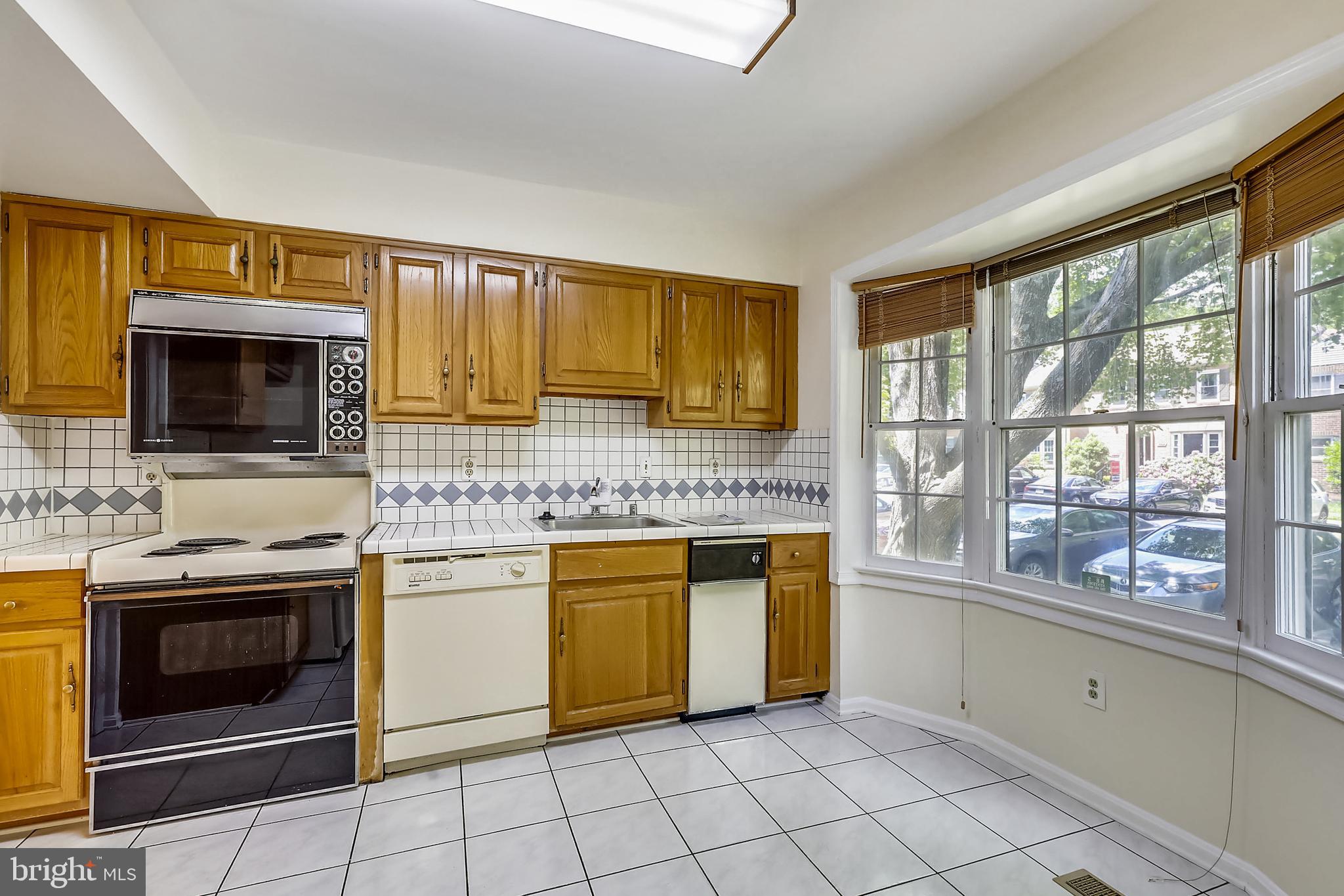 INVERNESS KNOLLS - Residential
