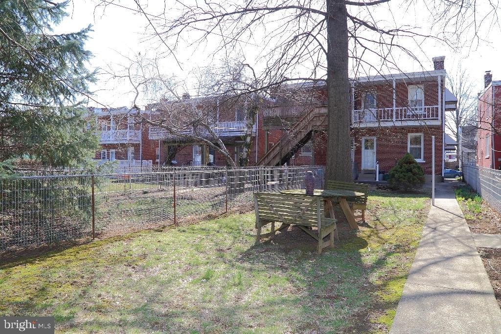 LANCASTER - Residential