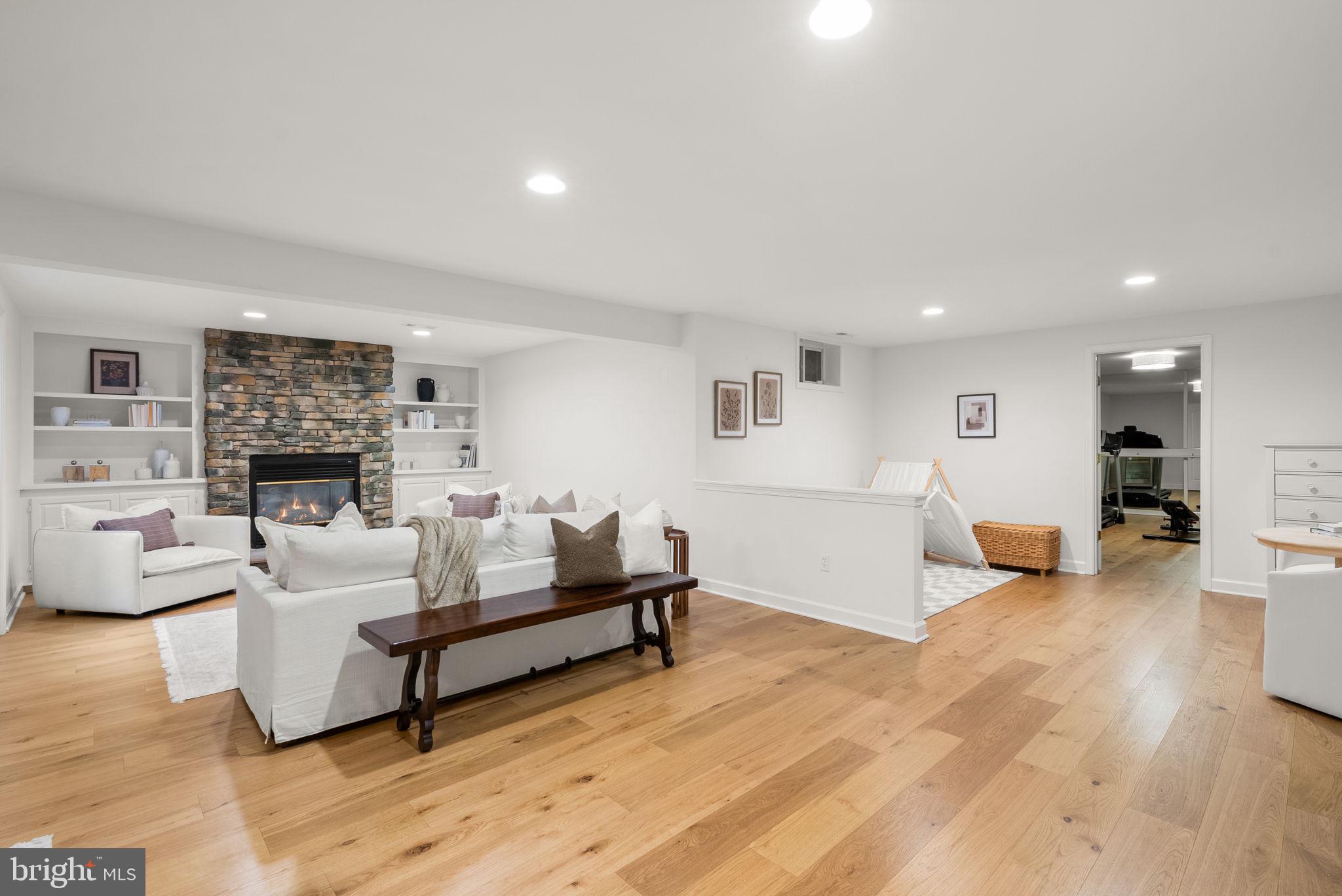 KINGSBRIDGE - Residential