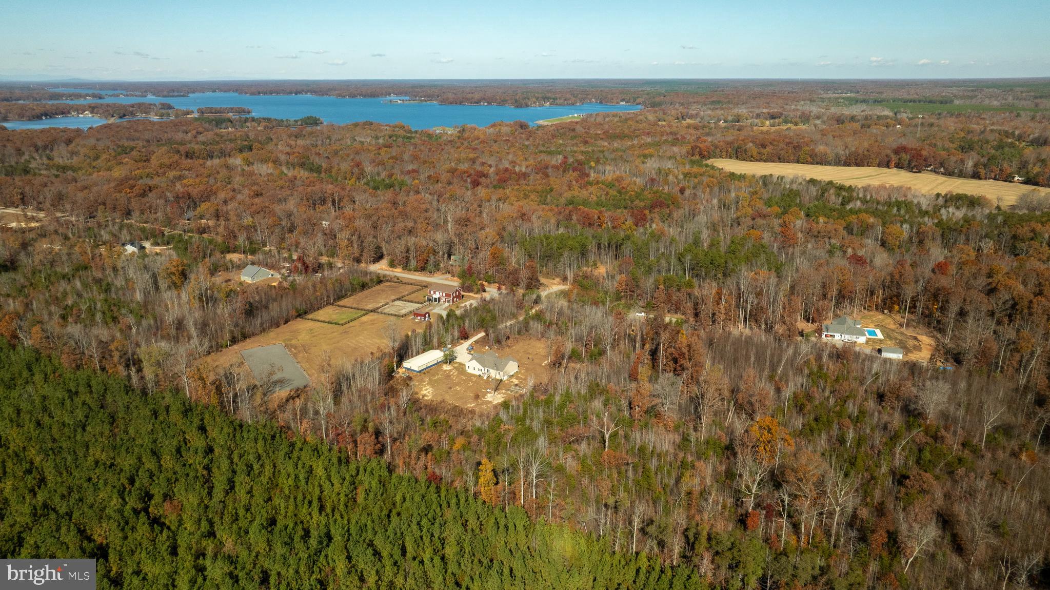 EQUESTRIAN LANDING - Residential