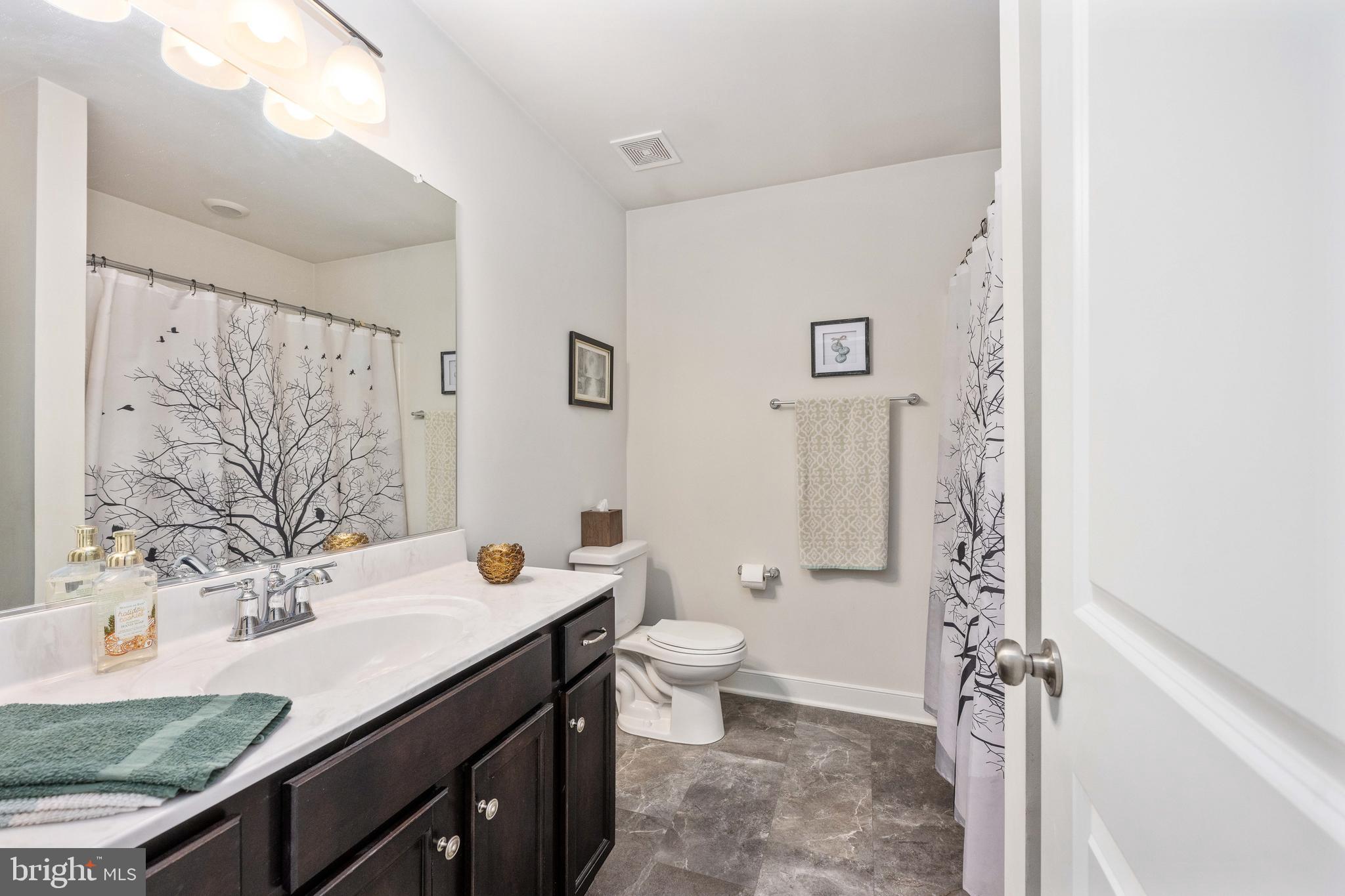 EQUESTRIAN LANDING - Residential