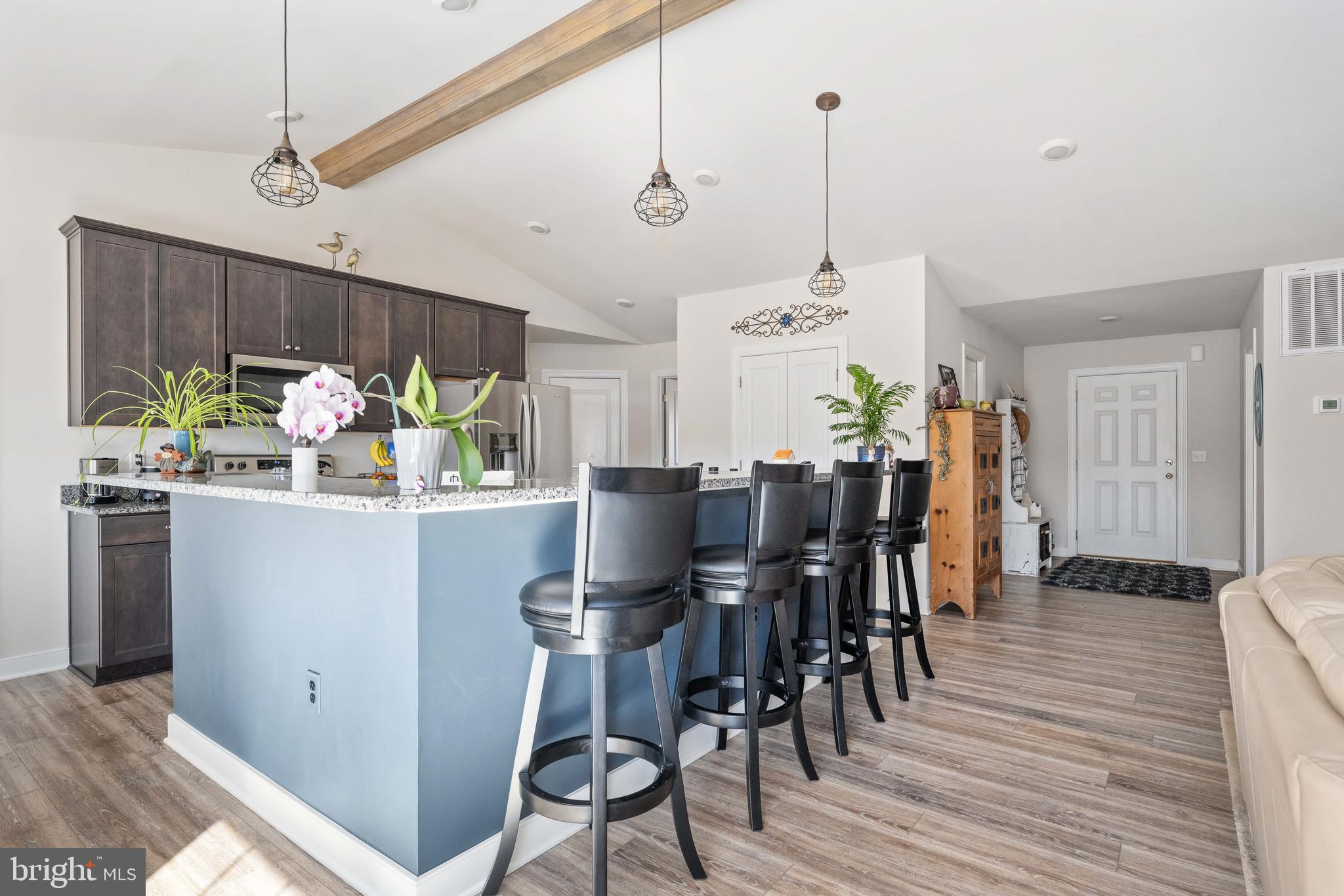 EQUESTRIAN LANDING - Residential