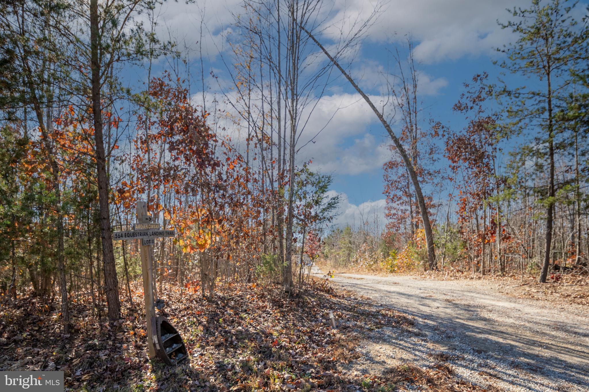 EQUESTRIAN LANDING - Residential