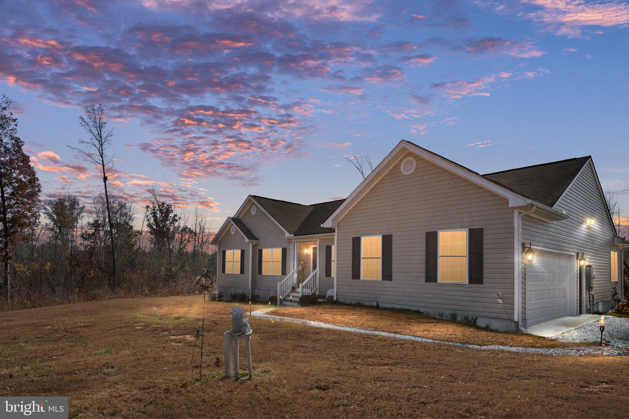 EQUESTRIAN LANDING - Residential