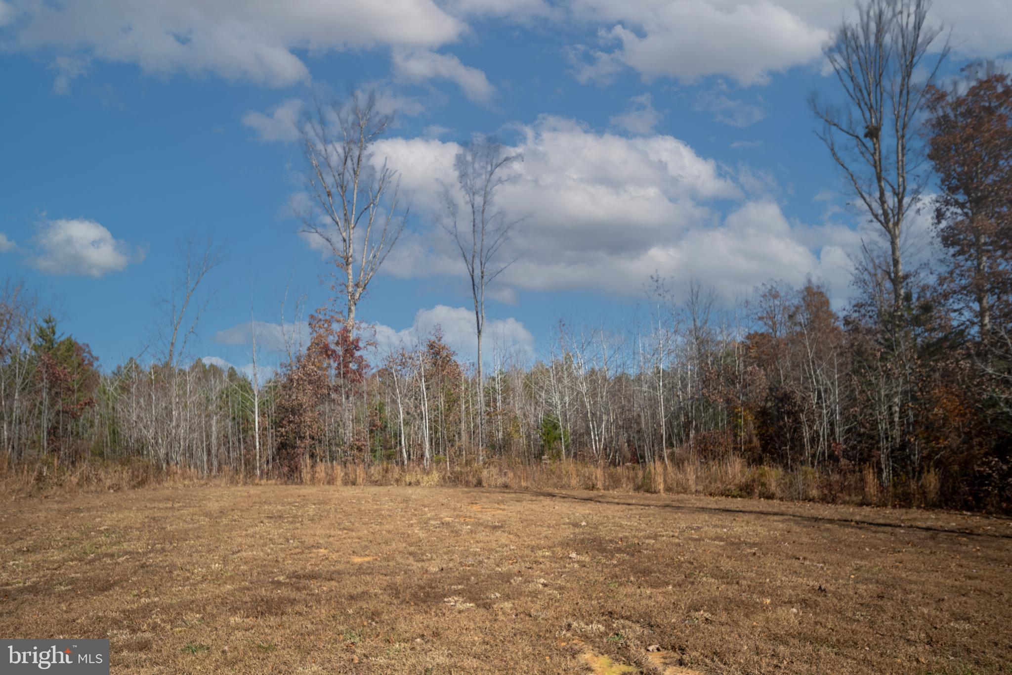 EQUESTRIAN LANDING - Residential