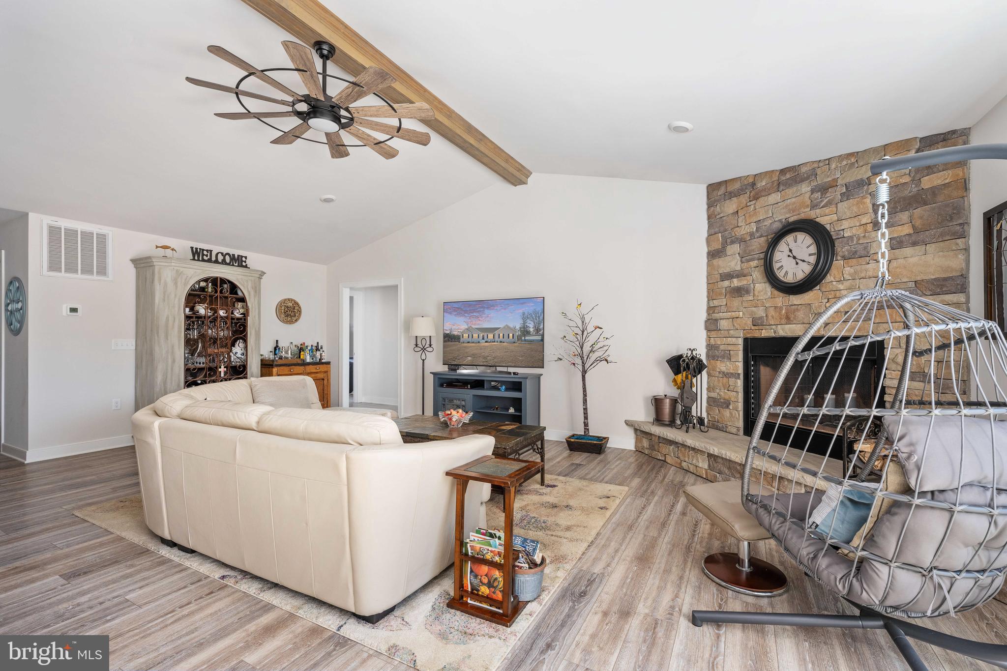 EQUESTRIAN LANDING - Residential