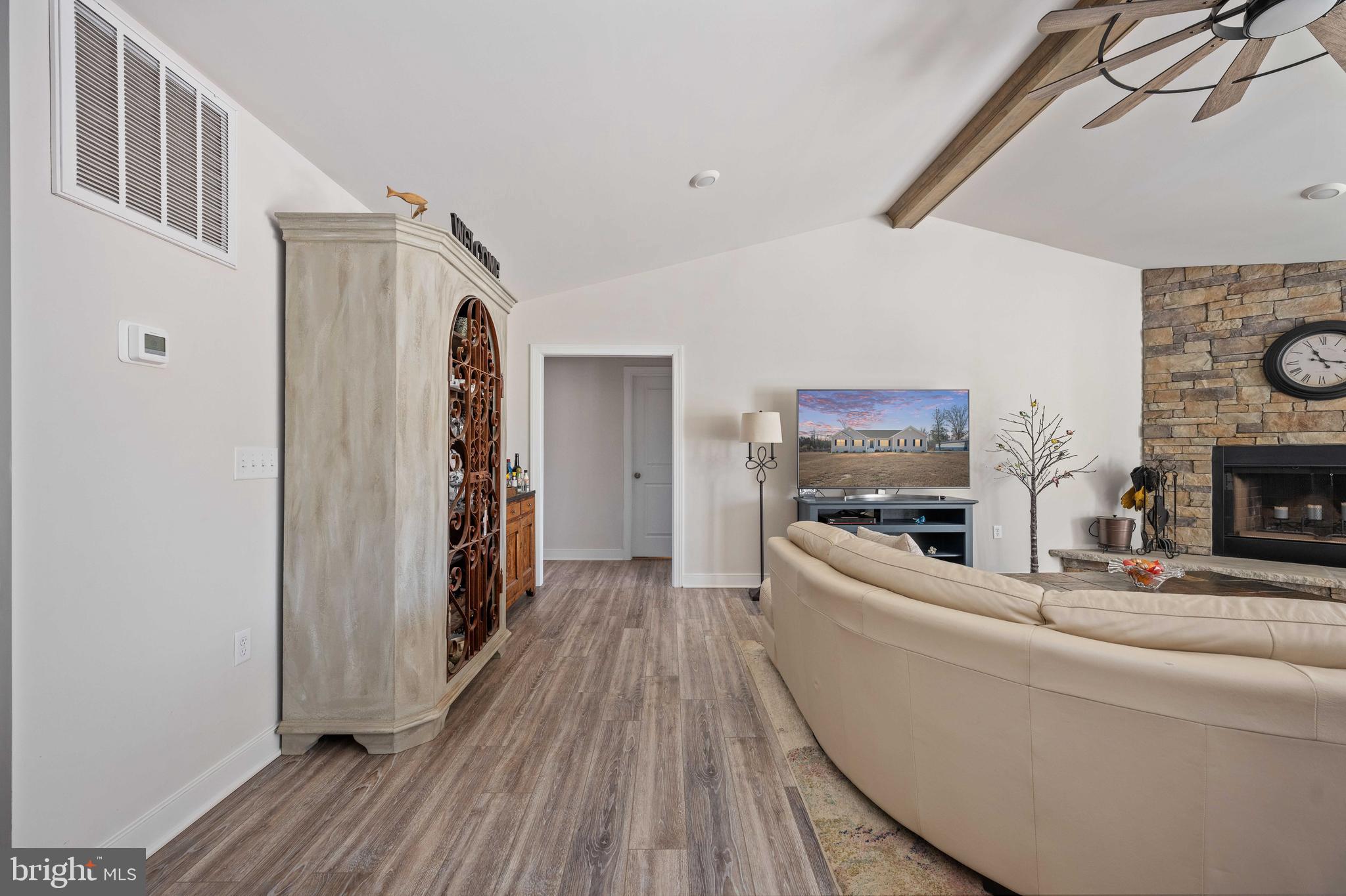 EQUESTRIAN LANDING - Residential