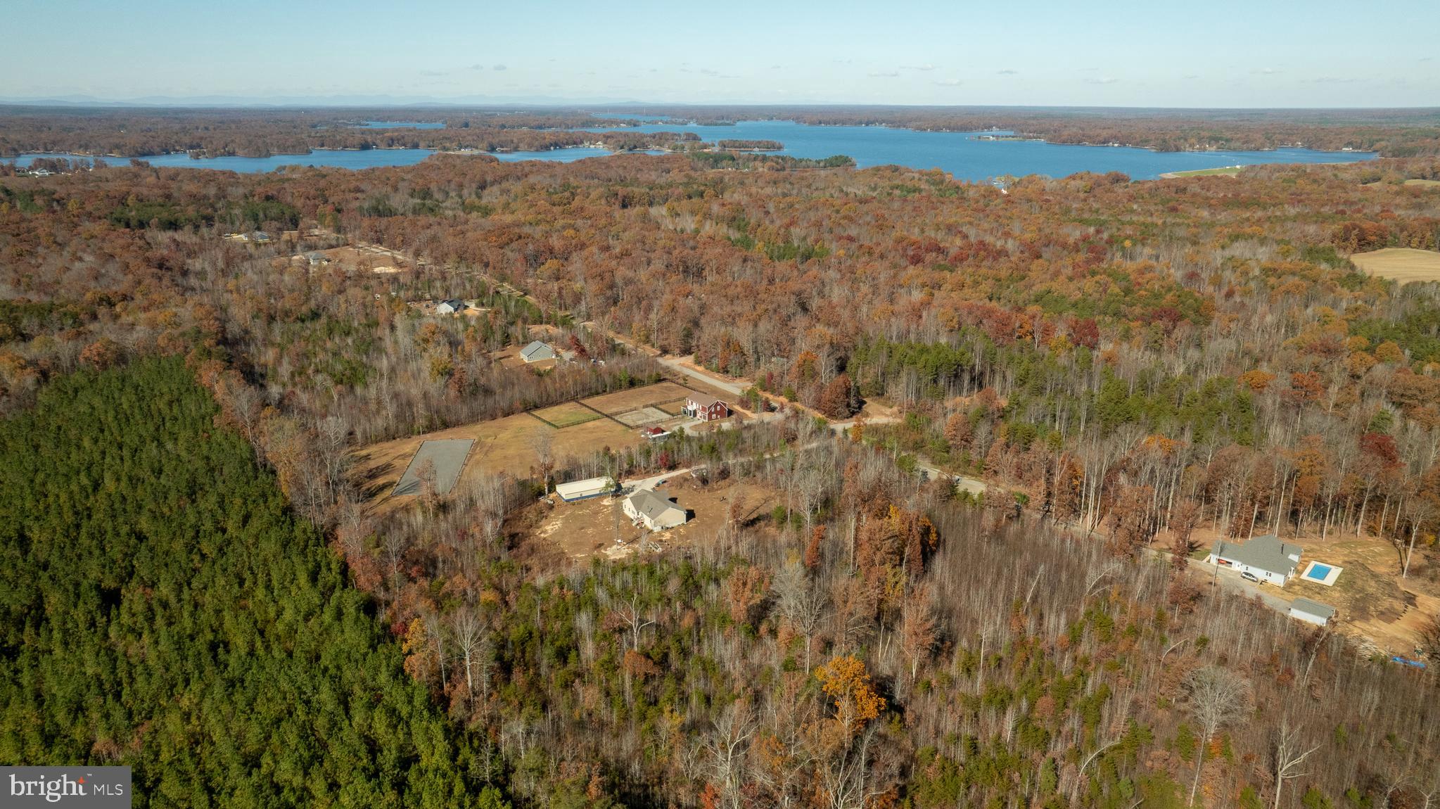 EQUESTRIAN LANDING - Residential