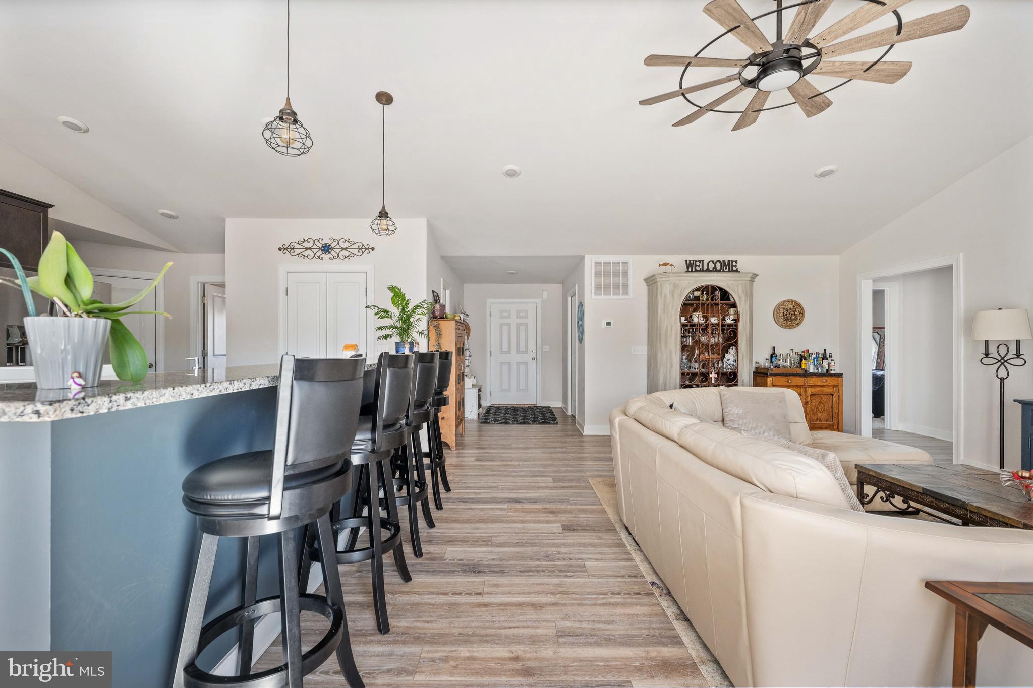 EQUESTRIAN LANDING - Residential