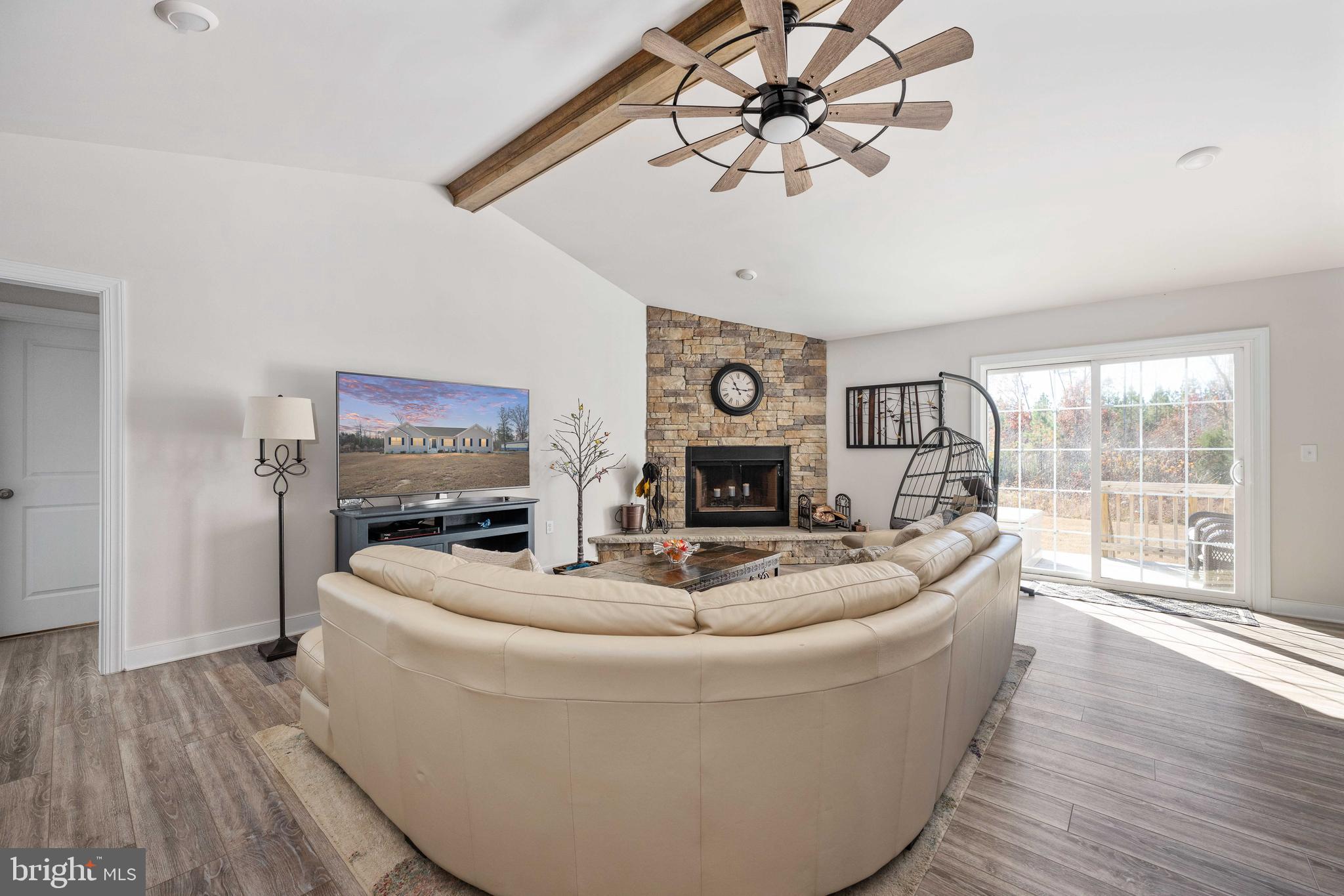 EQUESTRIAN LANDING - Residential