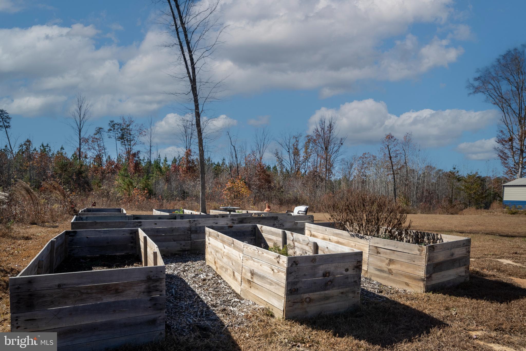 EQUESTRIAN LANDING - Residential