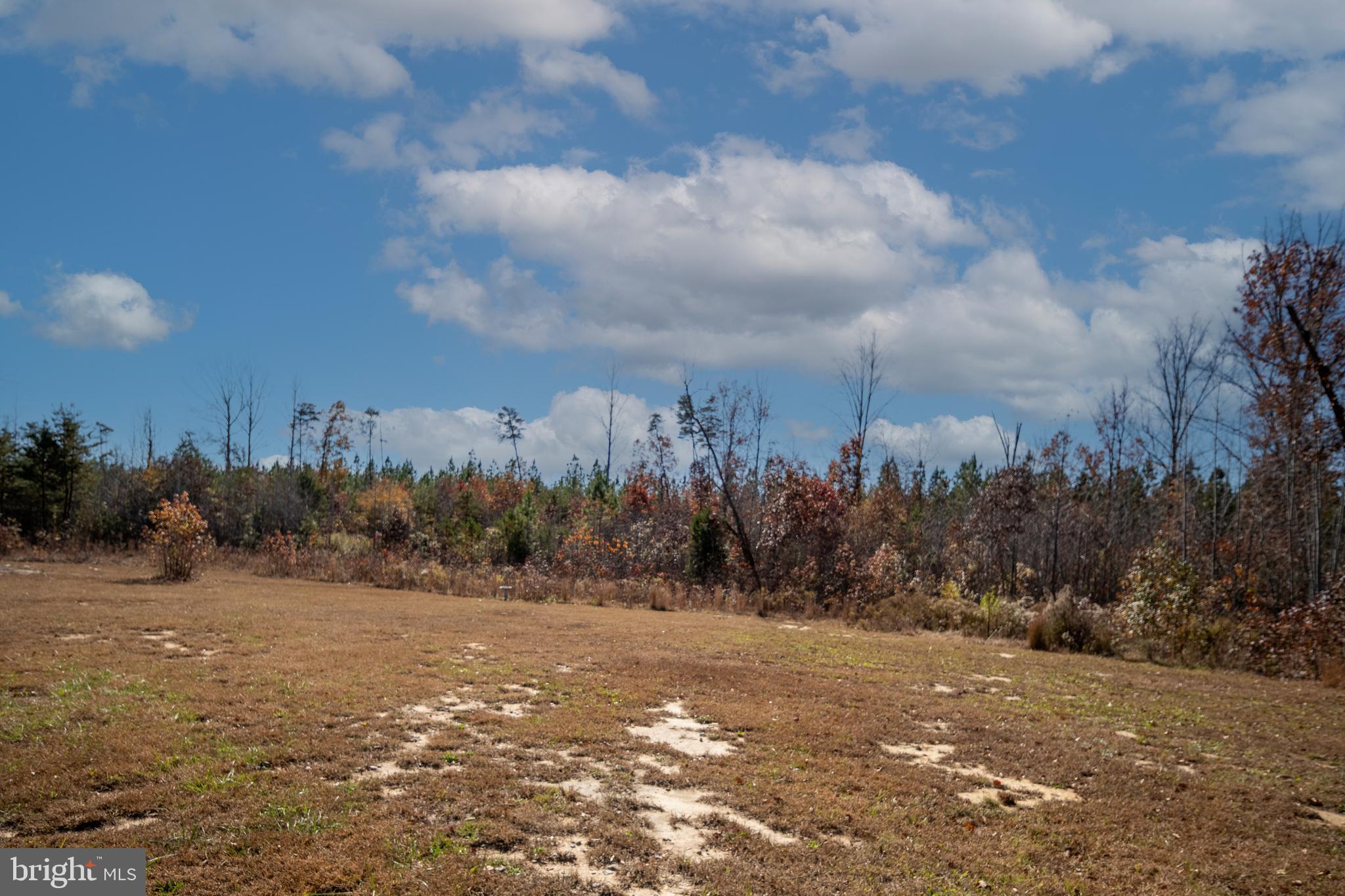 EQUESTRIAN LANDING - Residential