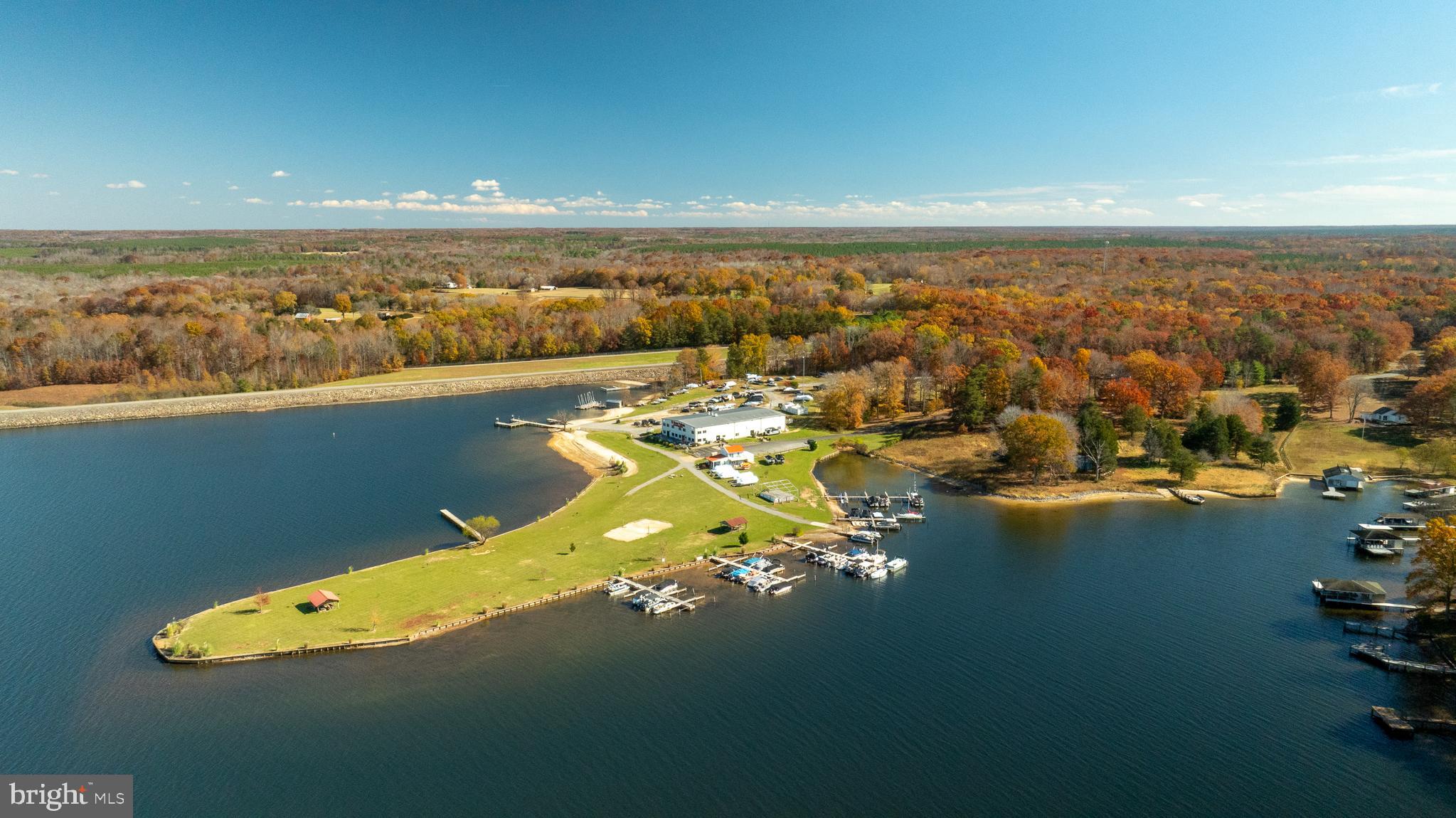 EQUESTRIAN LANDING - Residential