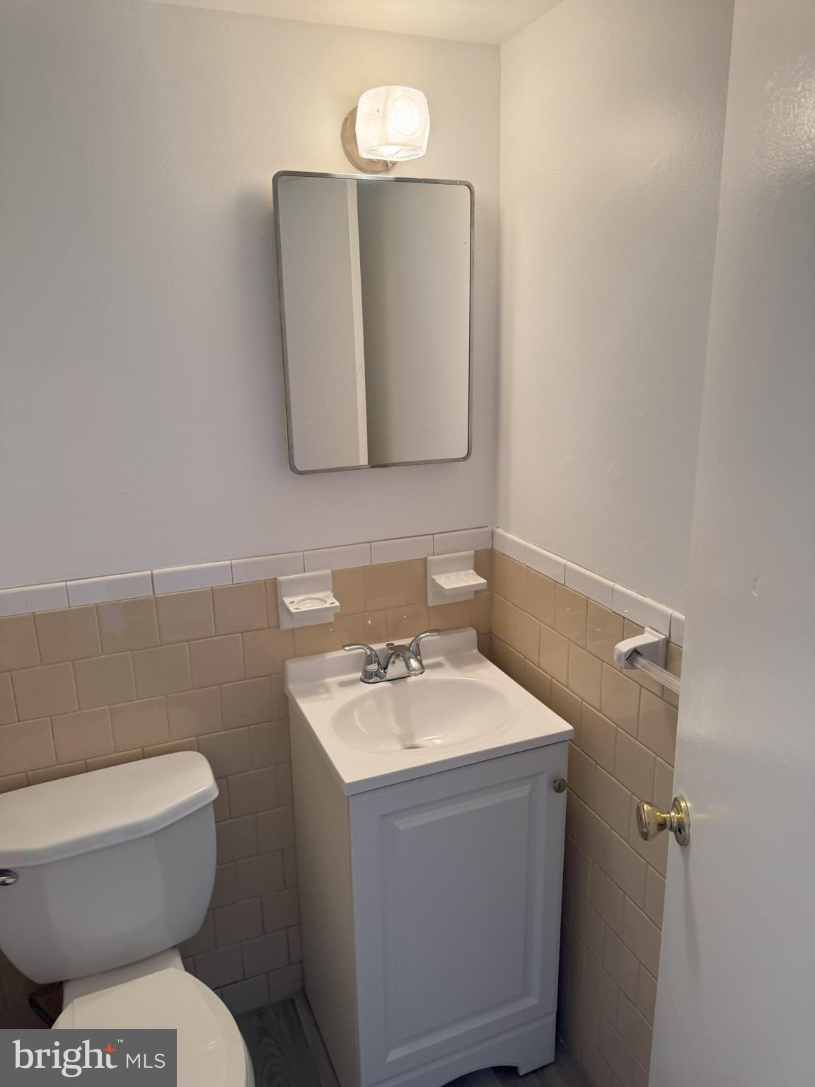 COLONIAL HOMES - Residential Lease